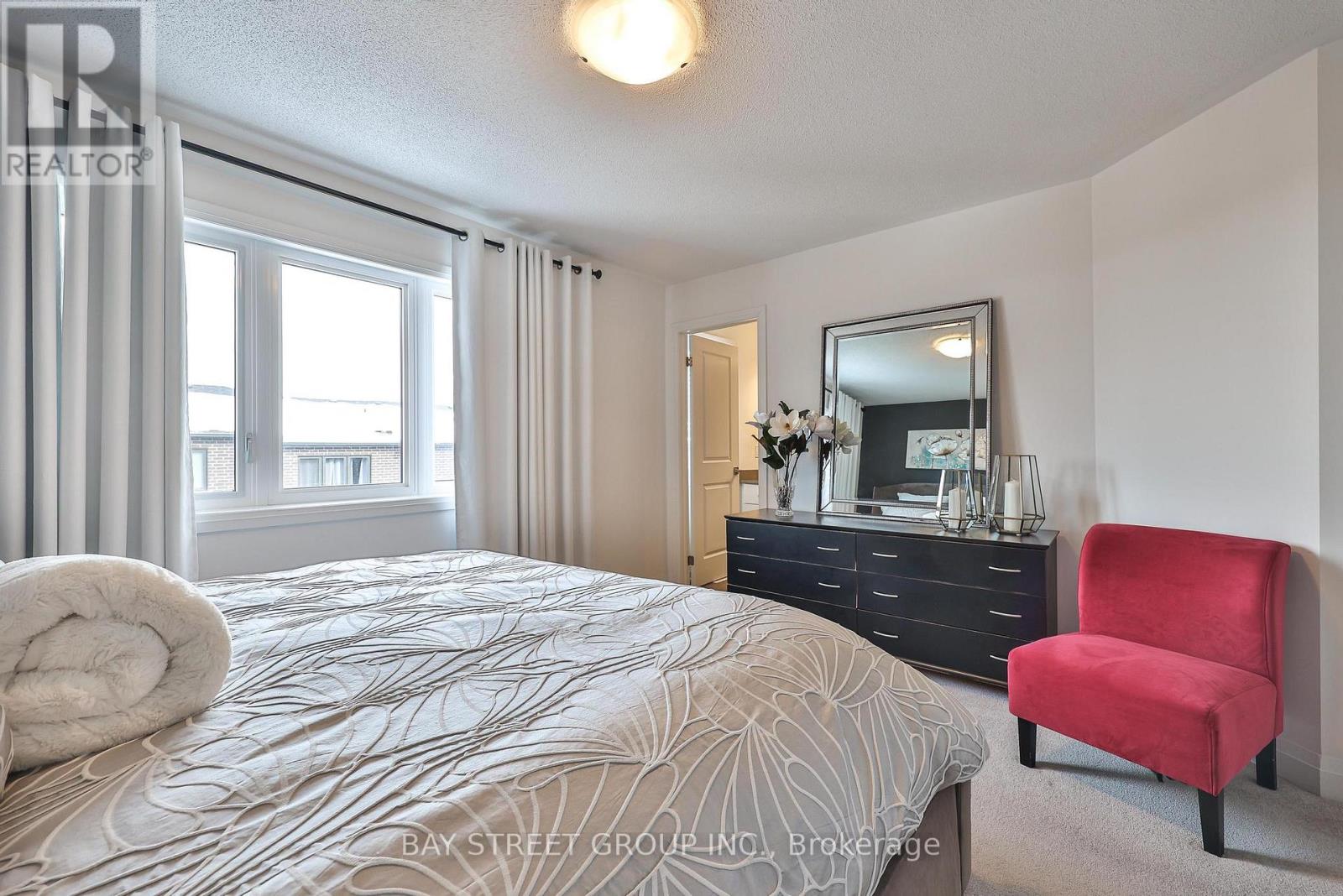 75 Windtree Way, Halton Hills (Georgetown), Ontario  L7G 0P6 - Photo 7 - W12783760