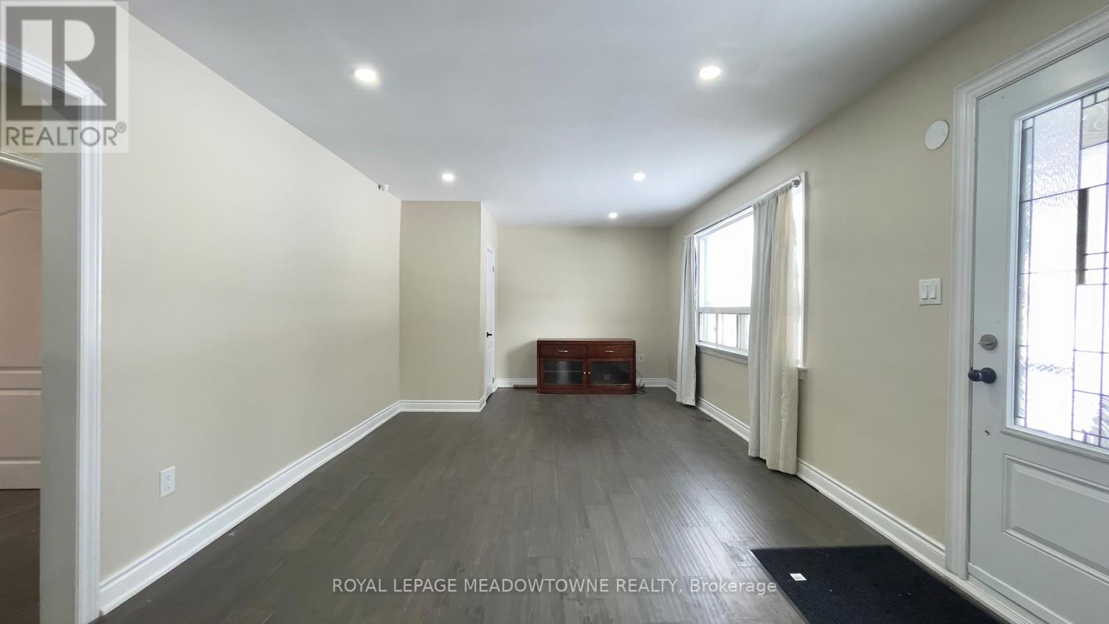 Main - 4 Keats Avenue, Halton Hills (Georgetown), Ontario  L7G 1T4 - Photo 2 - W12784004