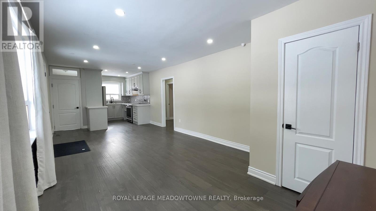 Main - 4 Keats Avenue, Halton Hills (Georgetown), Ontario  L7G 1T4 - Photo 6 - W12784004