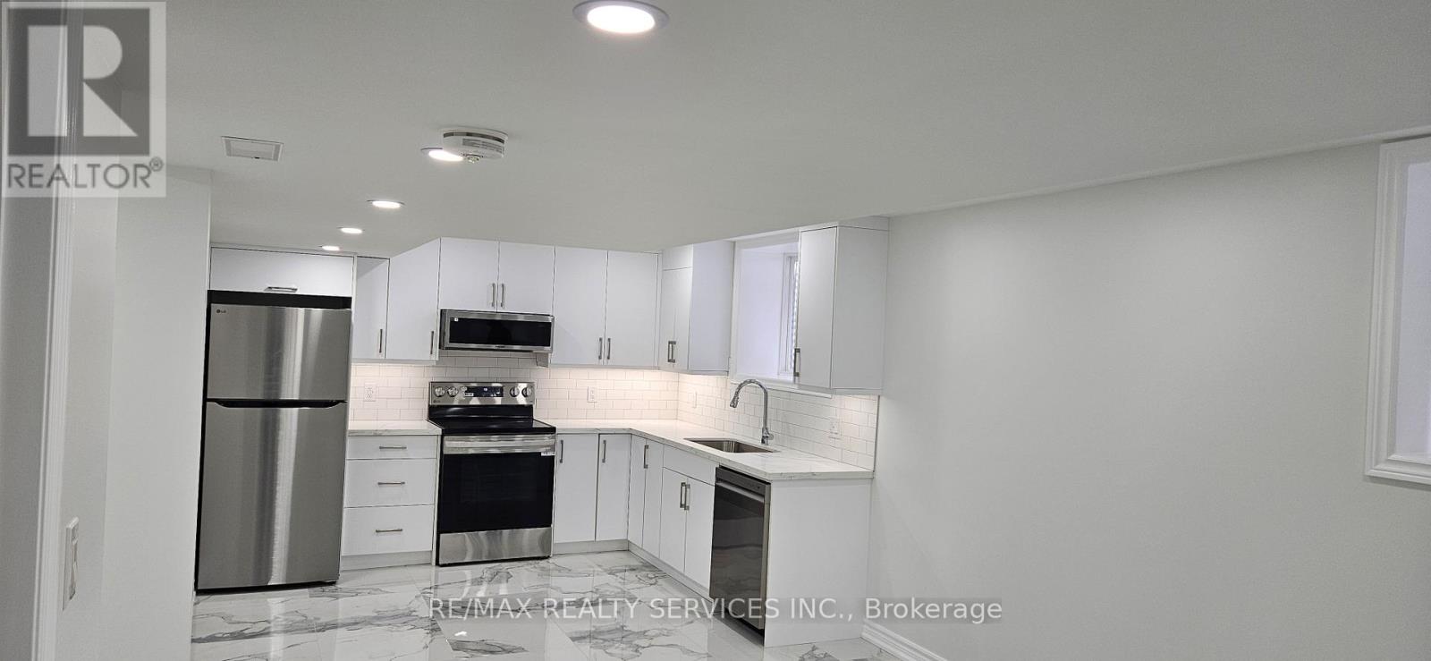 15163 Danby Road, Halton Hills (Georgetown), Ontario  L7G 0H6 - Photo 2 - W12785026