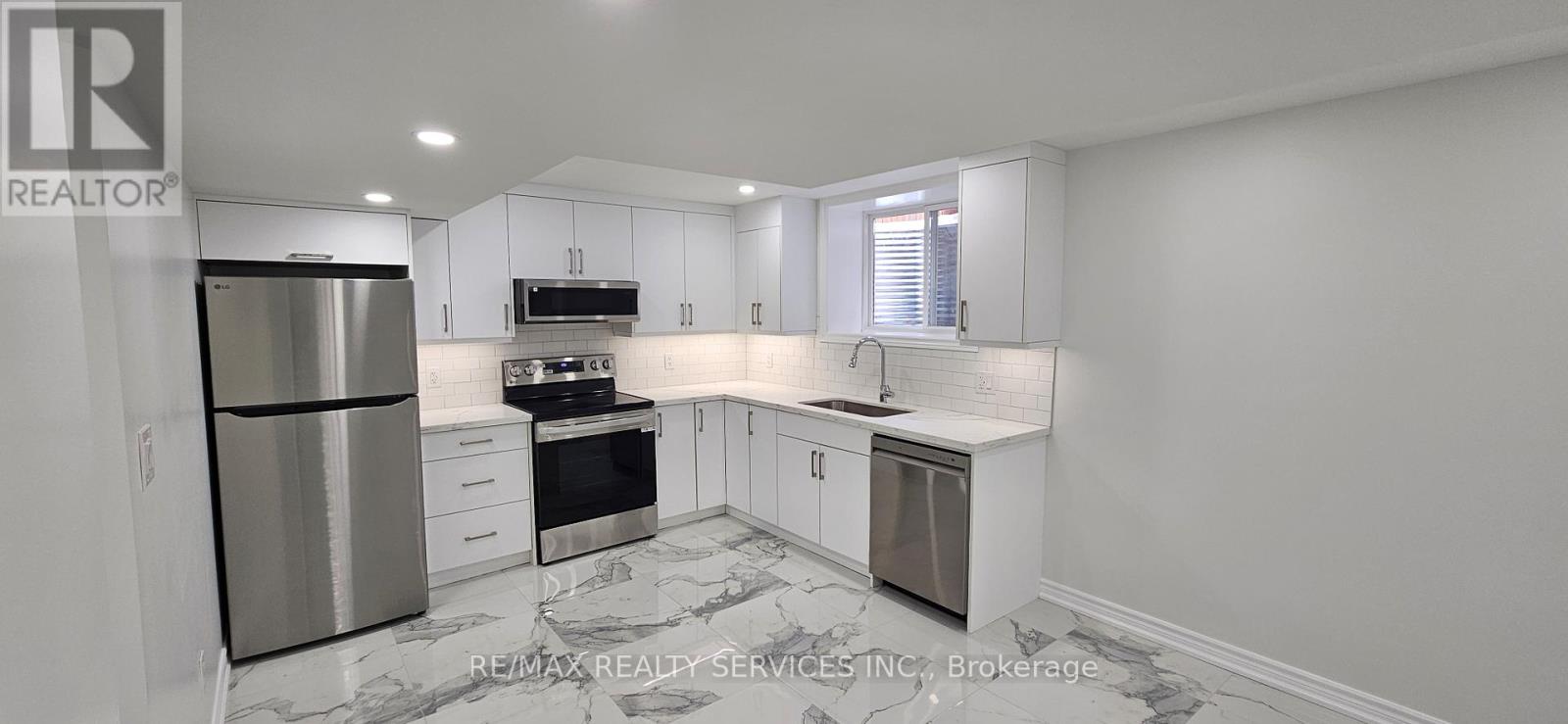 15163 Danby Road, Halton Hills (Georgetown), Ontario  L7G 0H6 - Photo 4 - W12785026