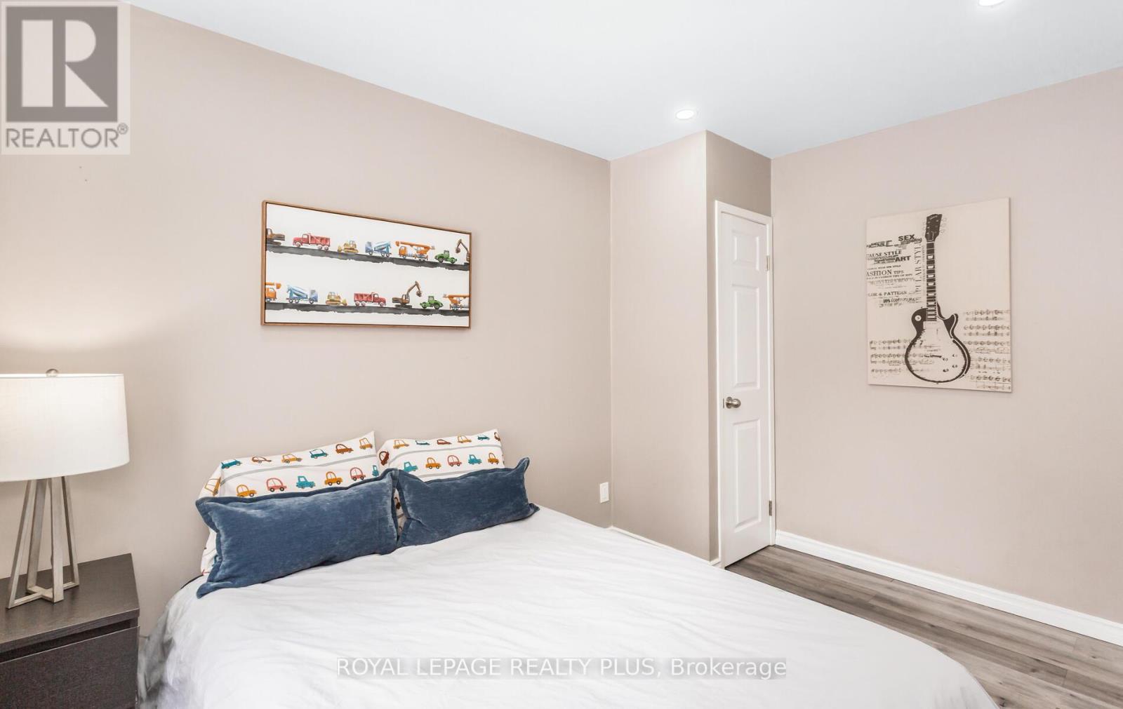 9 Ewing Street, Halton Hills (Georgetown), Ontario  L7G 2P6 - Photo 16 - W12785078