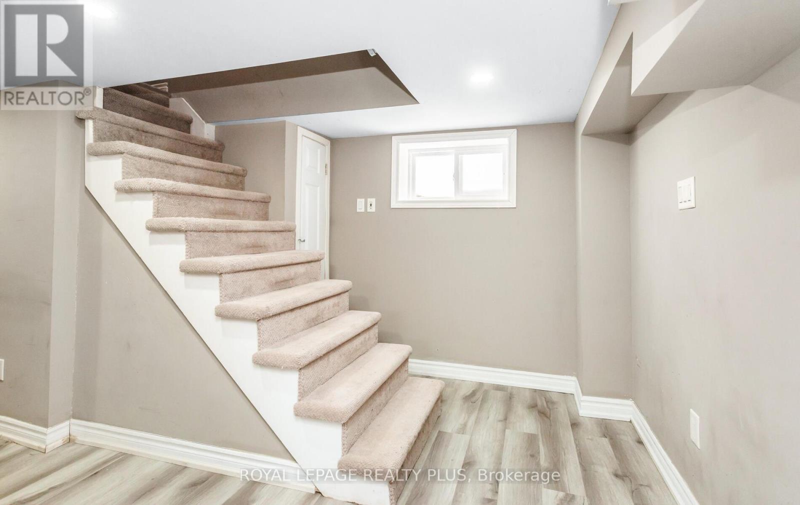 9 Ewing Street, Halton Hills (Georgetown), Ontario  L7G 2P6 - Photo 21 - W12785078