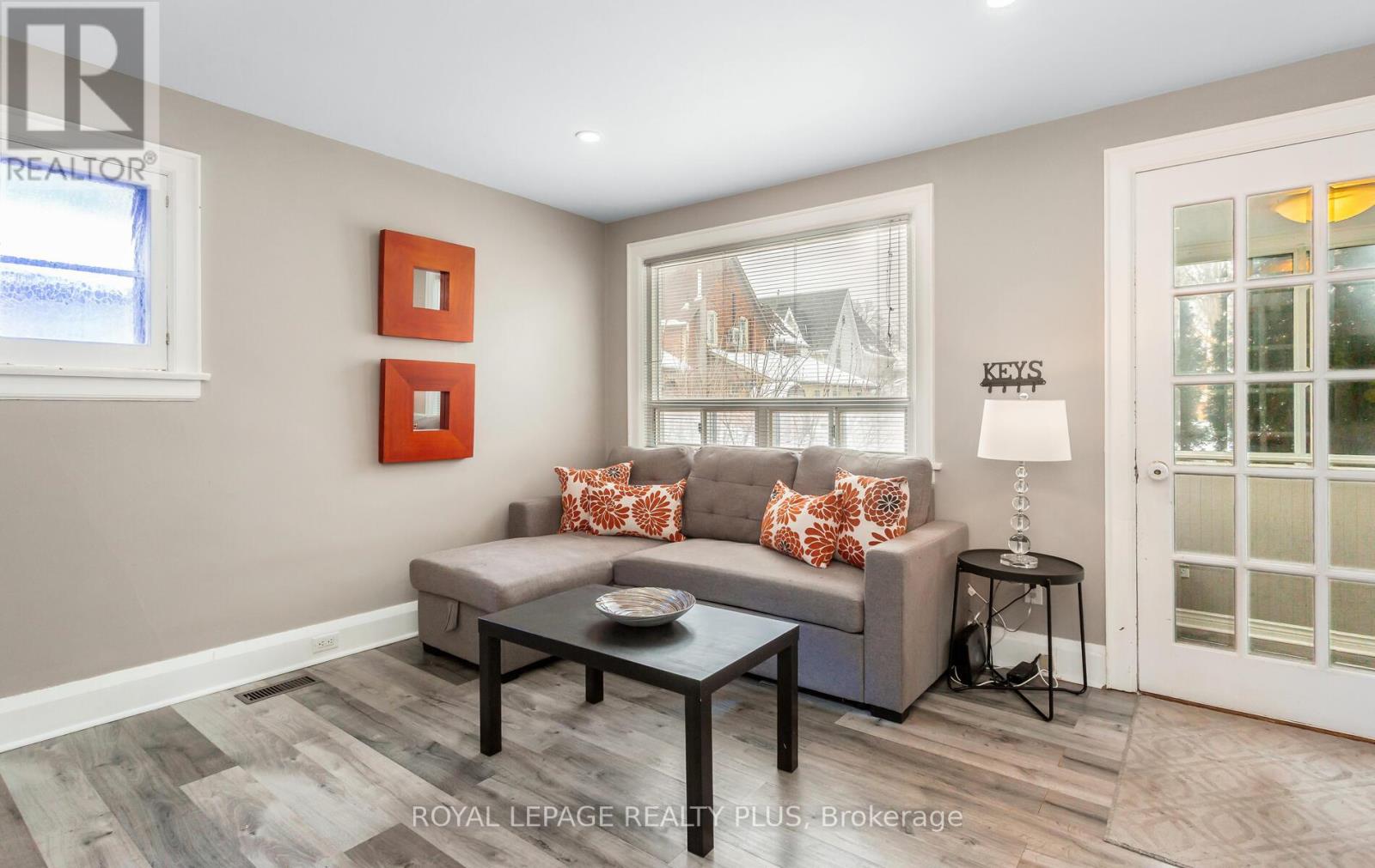 9 Ewing Street, Halton Hills (Georgetown), Ontario  L7G 2P6 - Photo 6 - W12785078