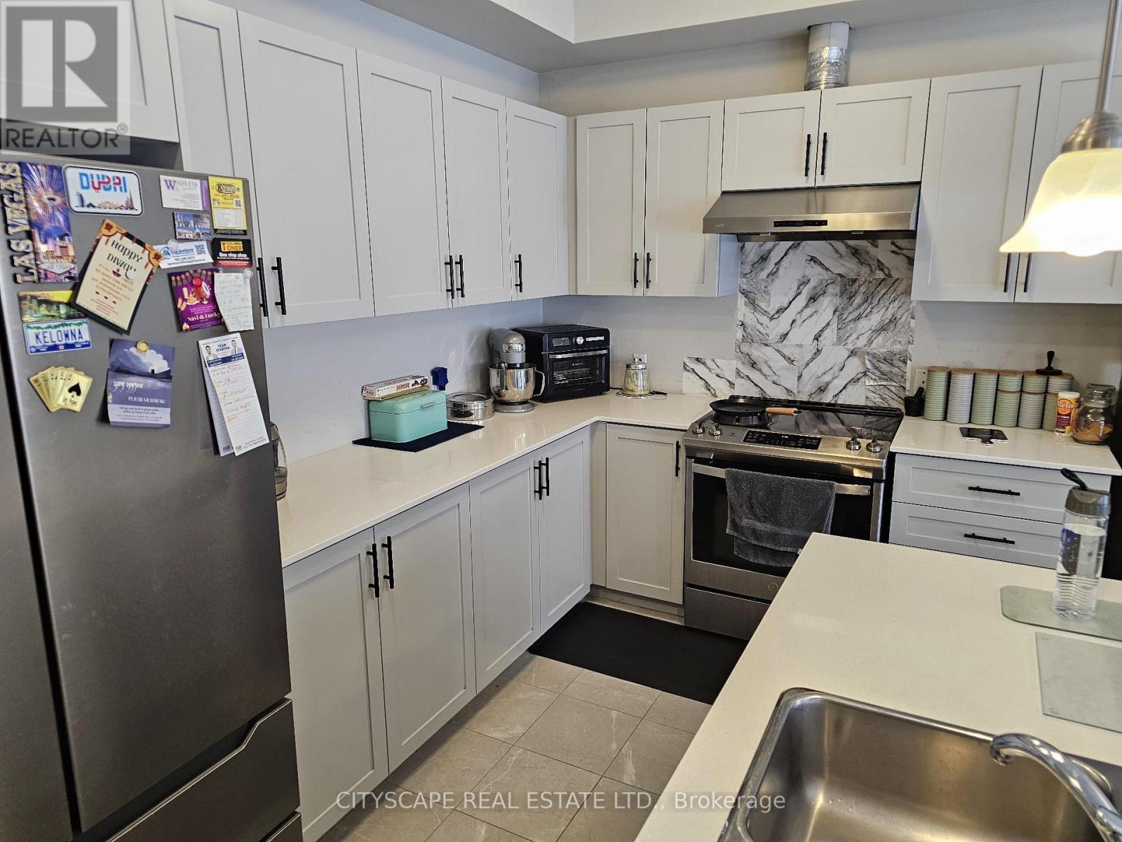 25 Braida Lane, Halton Hills (Ac Acton), Ontario  L7J 0B7 - Photo 9 - W12786336