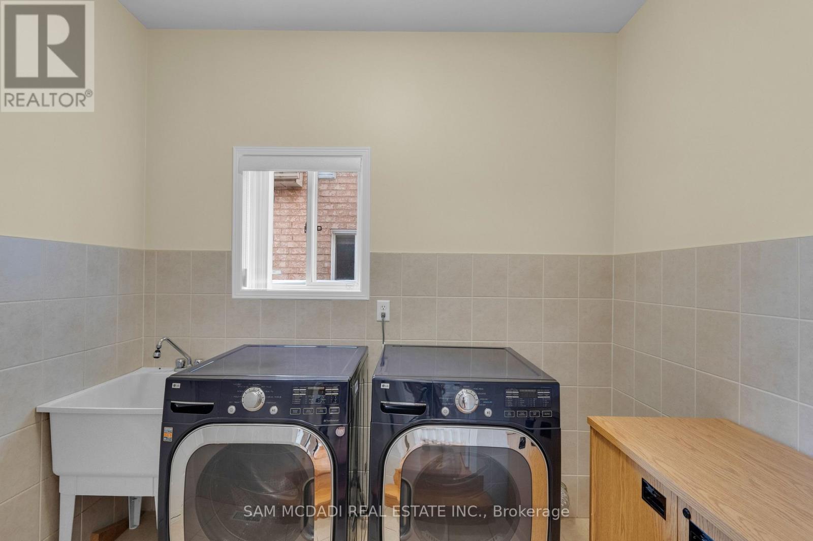 22 Nazer Street, Halton Hills (Georgetown), Ontario  L7G 5X8 - Photo 8 - W12786900