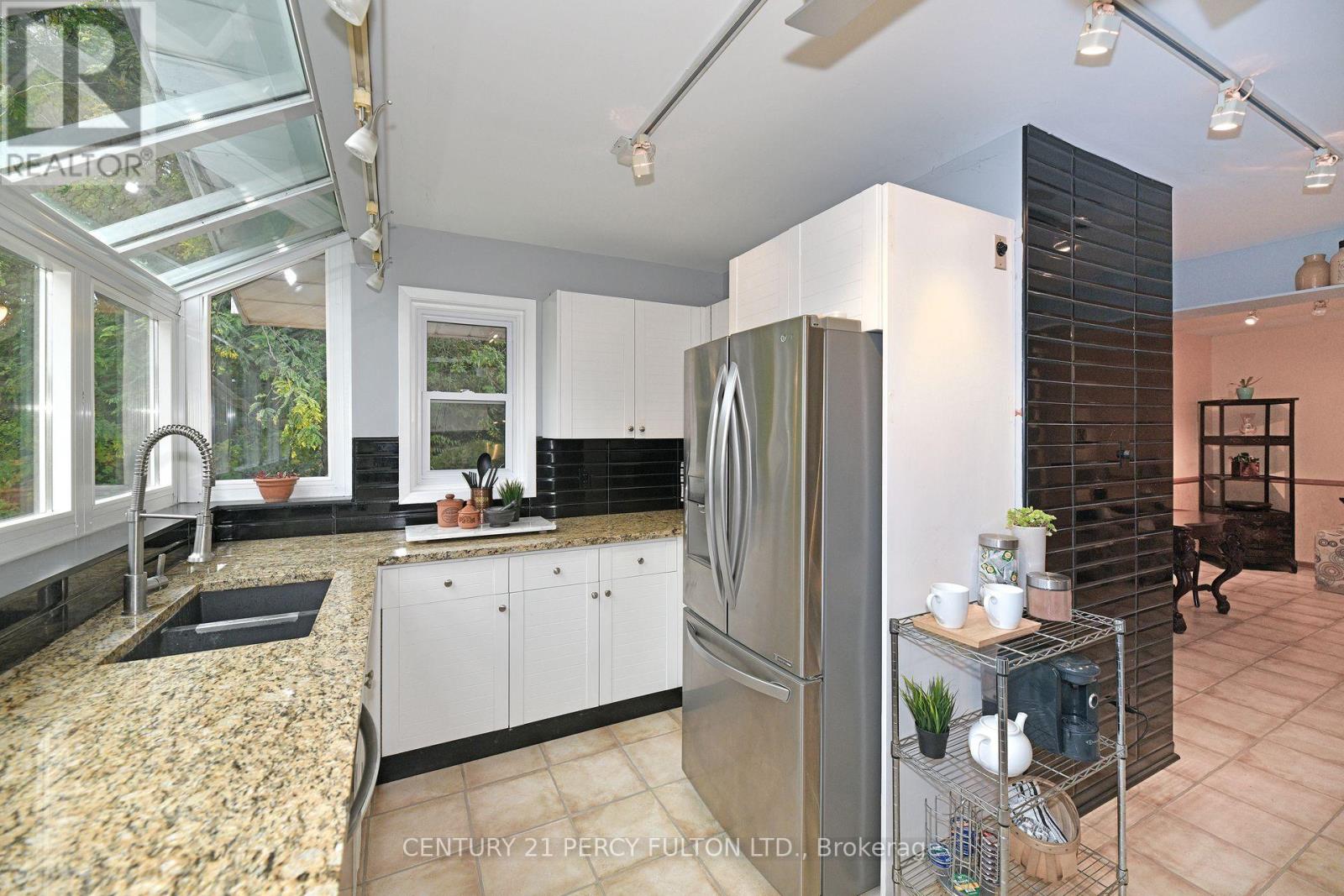 10208 Tenth Line, Halton Hills (Georgetown), Ontario  L0P 1K0 - Photo 16 - W12787732