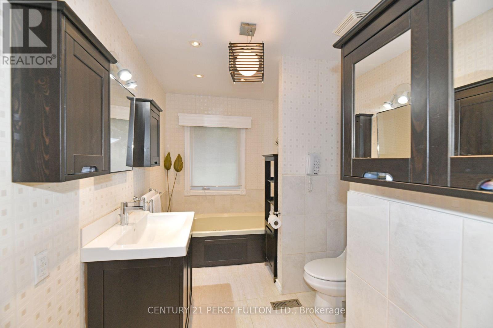 10208 Tenth Line, Halton Hills (Georgetown), Ontario  L0P 1K0 - Photo 23 - W12787732