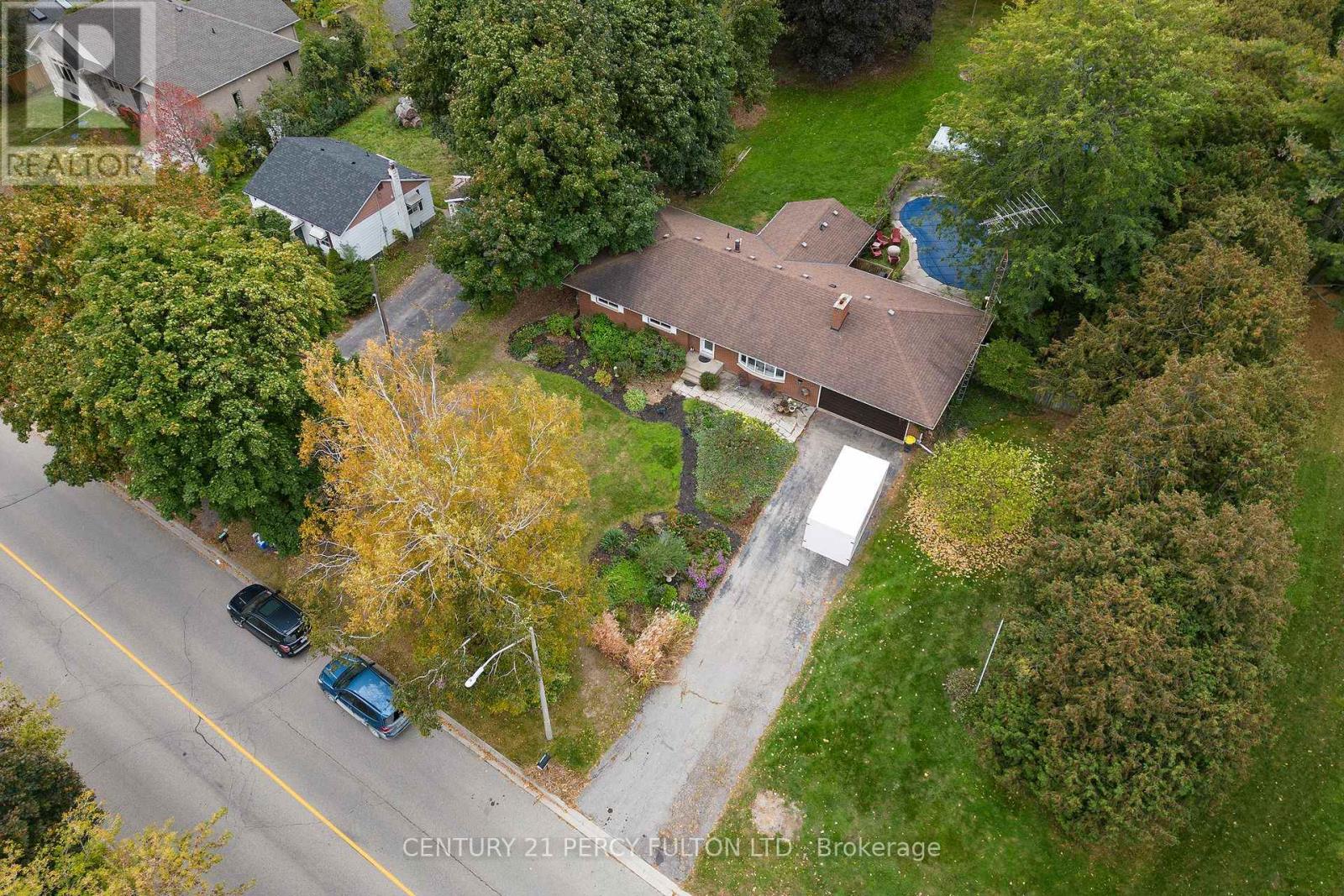 10208 Tenth Line, Halton Hills (Georgetown), Ontario  L0P 1K0 - Photo 34 - W12787732