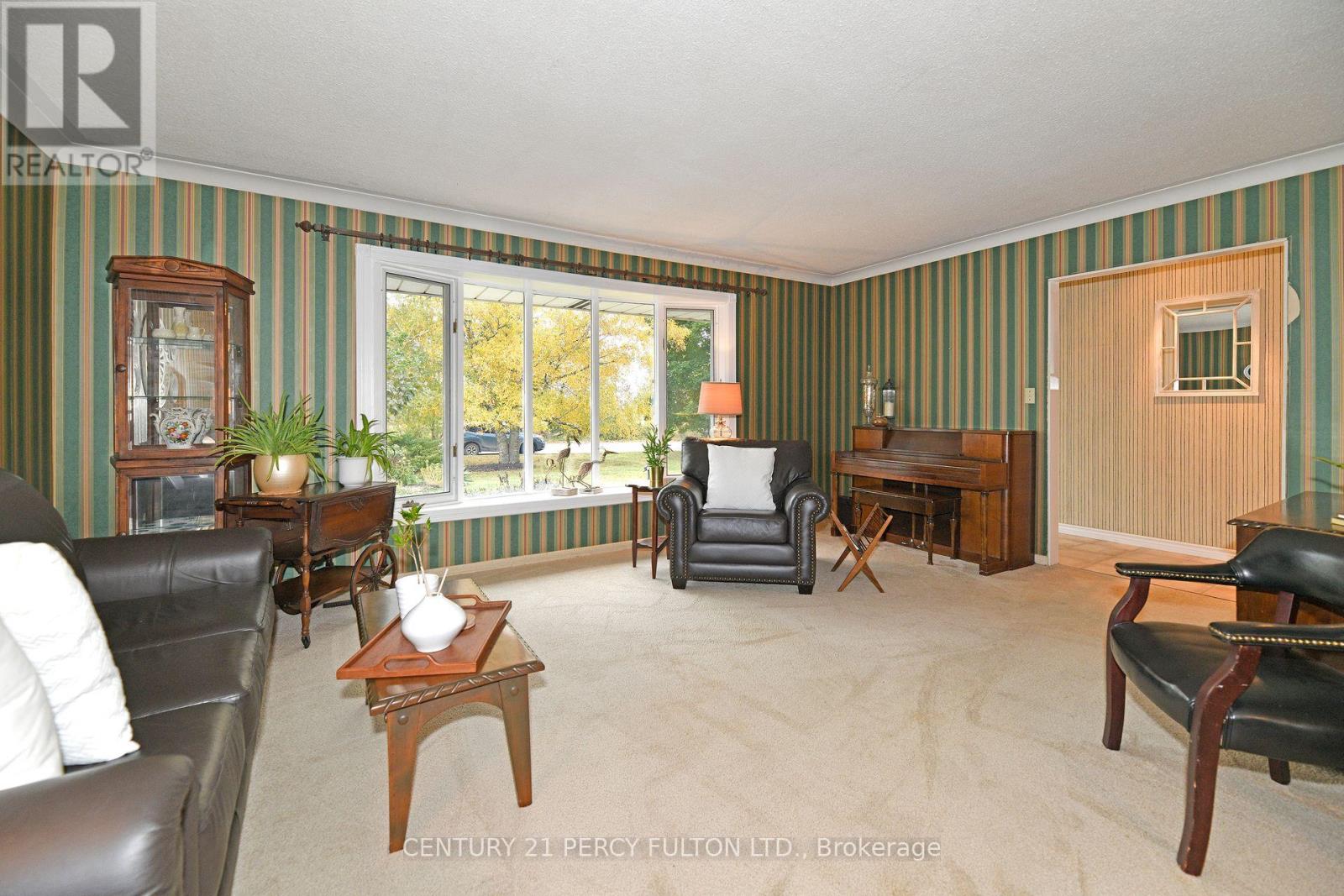 10208 Tenth Line, Halton Hills (Georgetown), Ontario  L0P 1K0 - Photo 9 - W12787732