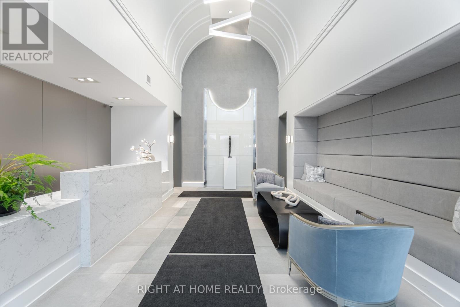 105 - 42 Mill Street, Halton Hills (Georgetown), Ontario  L7G 0P9 - Photo 3 - W12789726