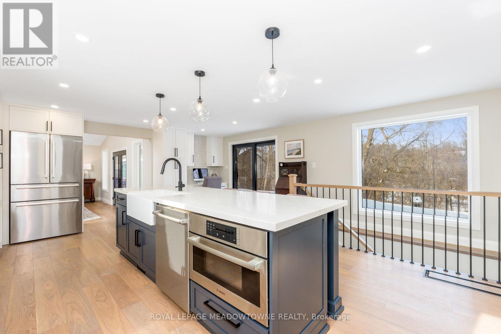 70 River Drive, Halton Hills (Georgetown), Ontario  L7G 2J2 - Photo 11 - W12791336