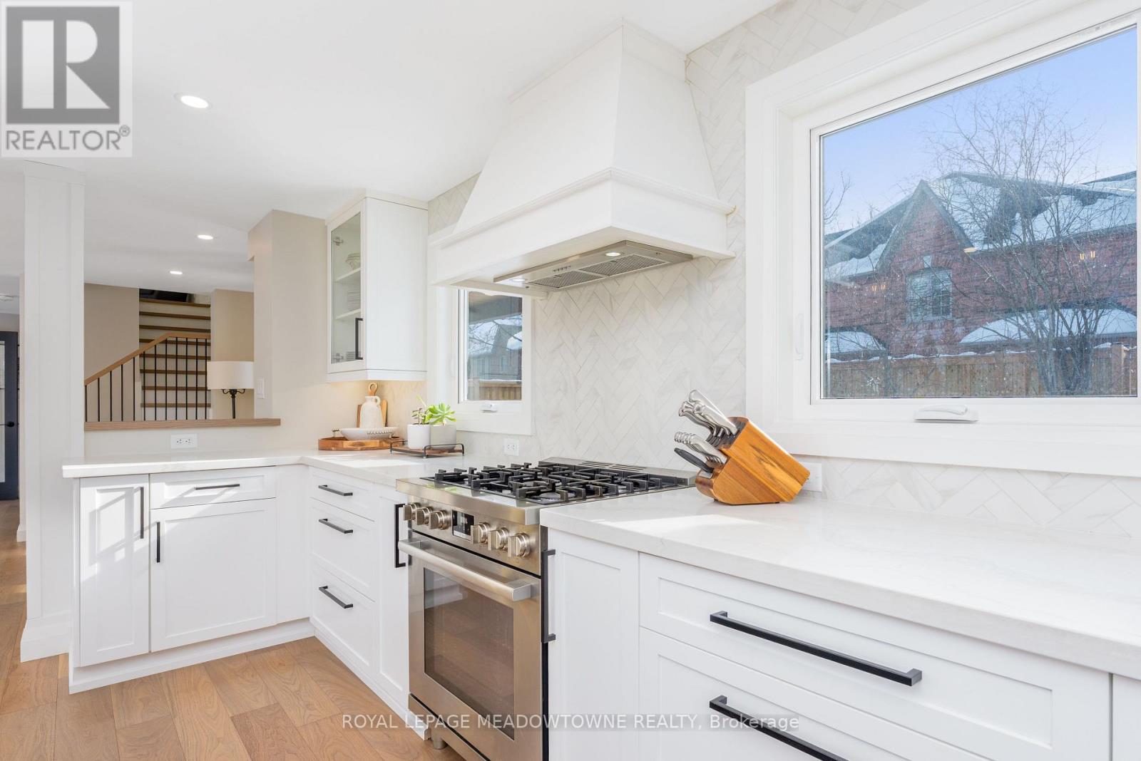 70 River Drive, Halton Hills (Georgetown), Ontario  L7G 2J2 - Photo 12 - W12791336