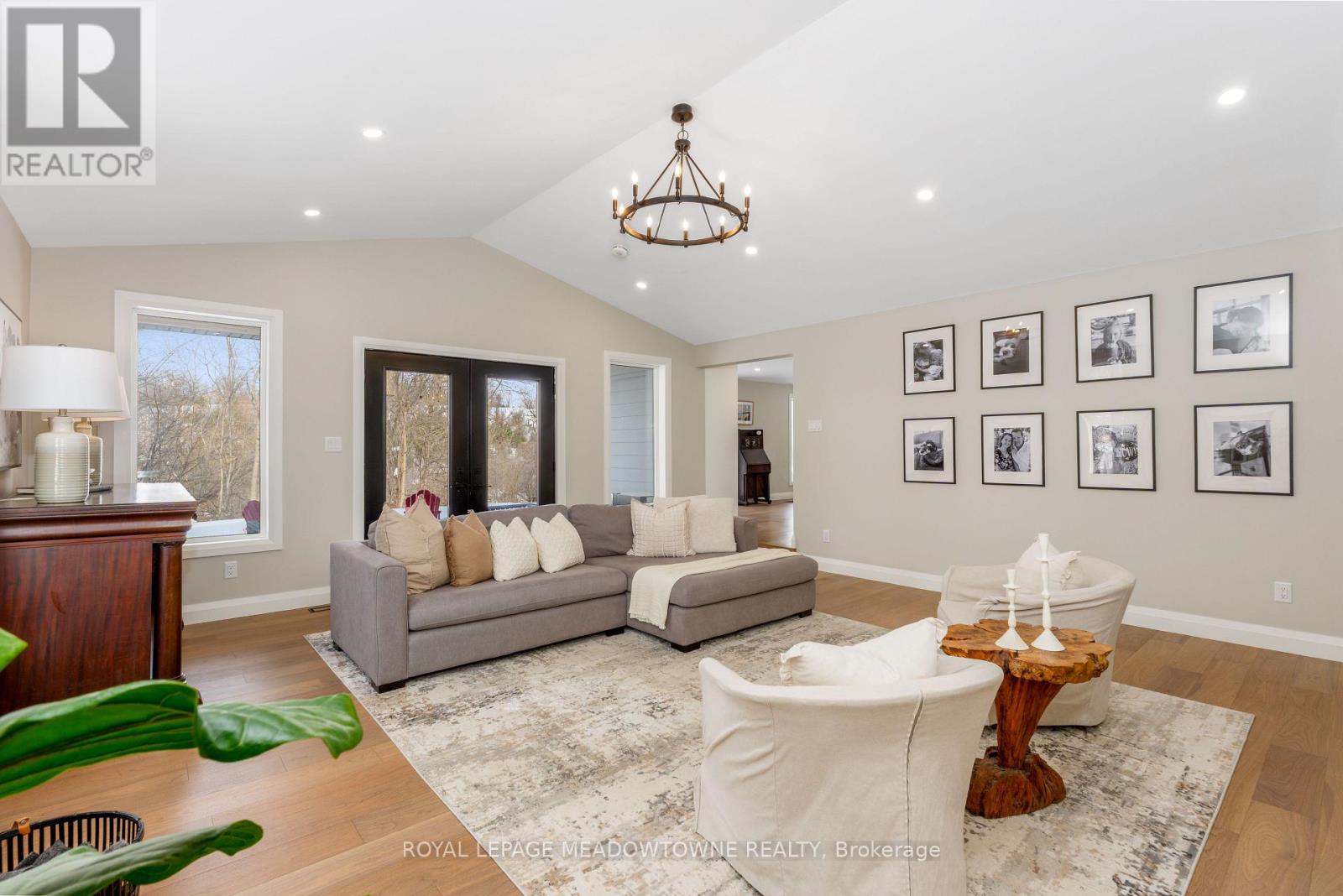 70 River Drive, Halton Hills (Georgetown), Ontario  L7G 2J2 - Photo 19 - W12791336