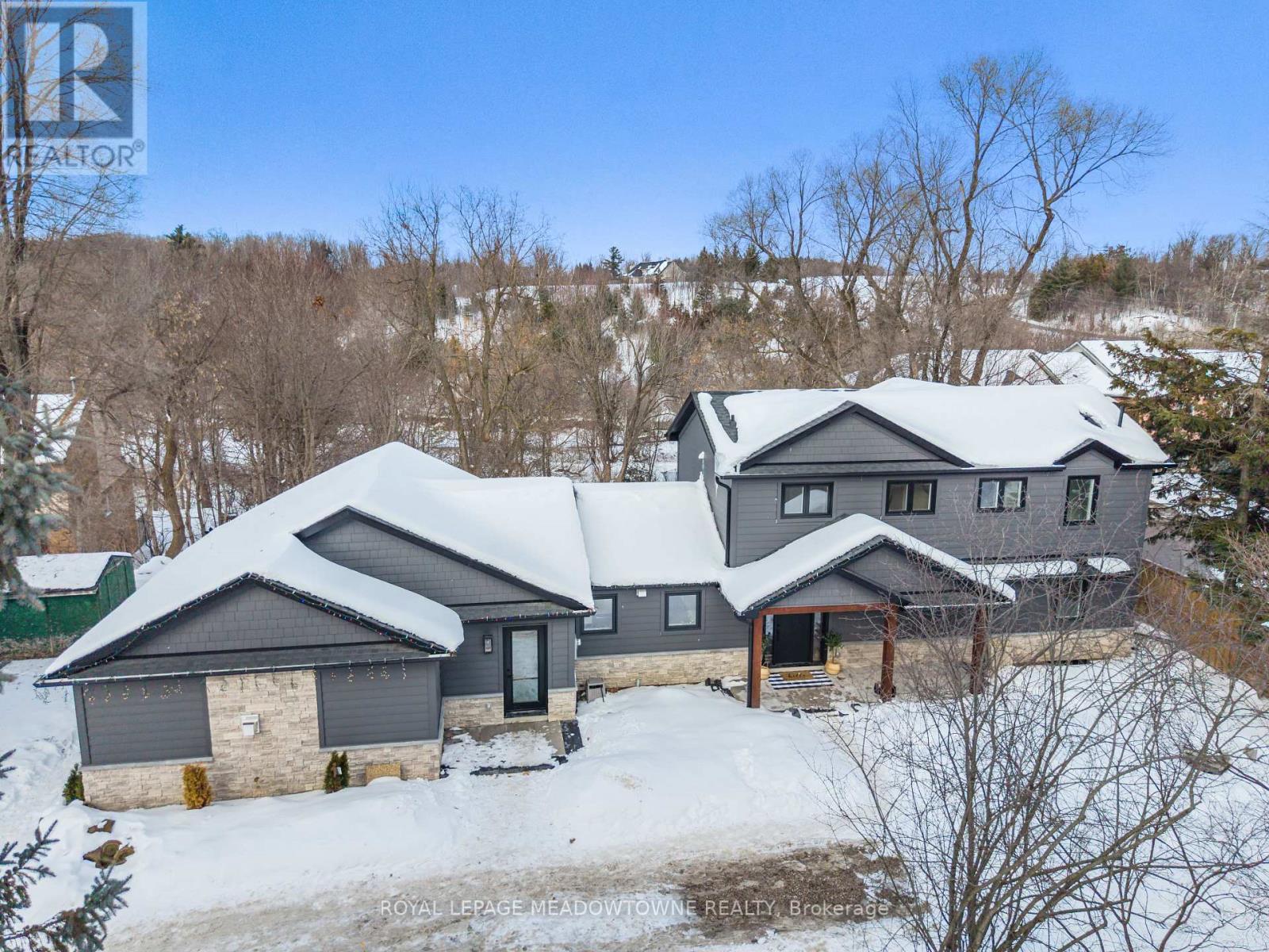 70 River Drive, Halton Hills (Georgetown), Ontario  L7G 2J2 - Photo 2 - W12791336