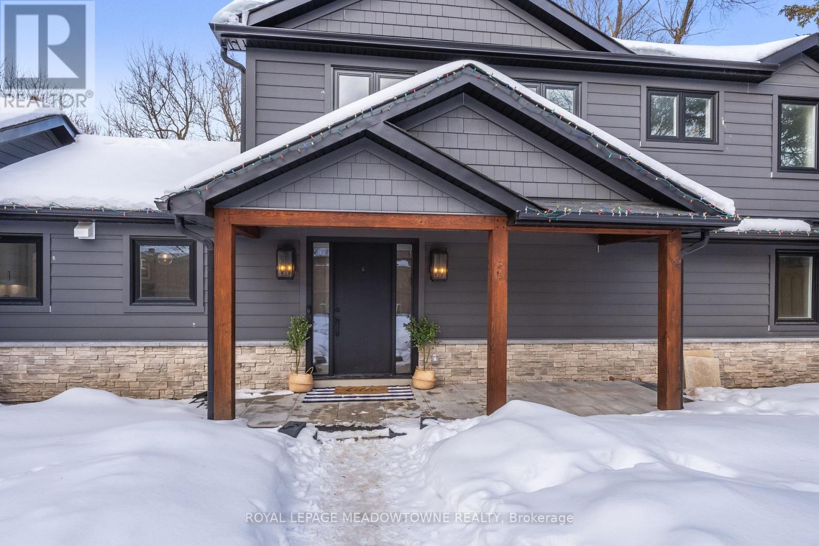 70 River Drive, Halton Hills (Georgetown), Ontario  L7G 2J2 - Photo 3 - W12791336