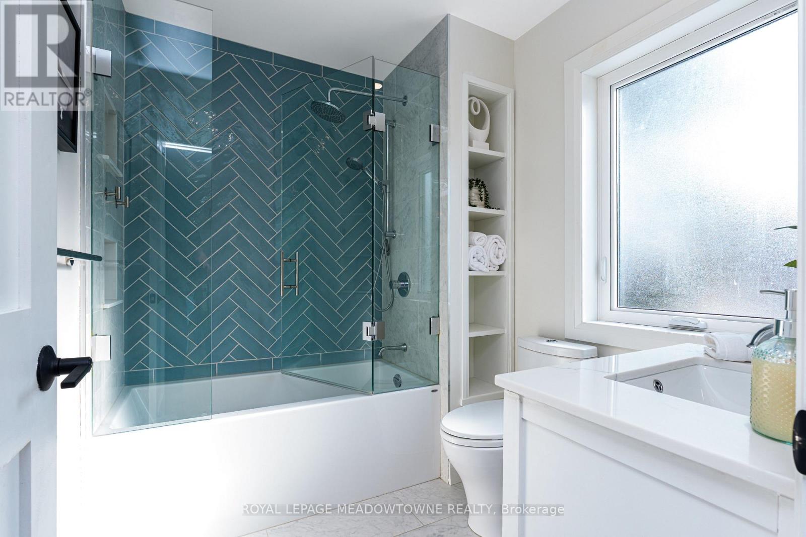 70 River Drive, Halton Hills (Georgetown), Ontario  L7G 2J2 - Photo 33 - W12791336