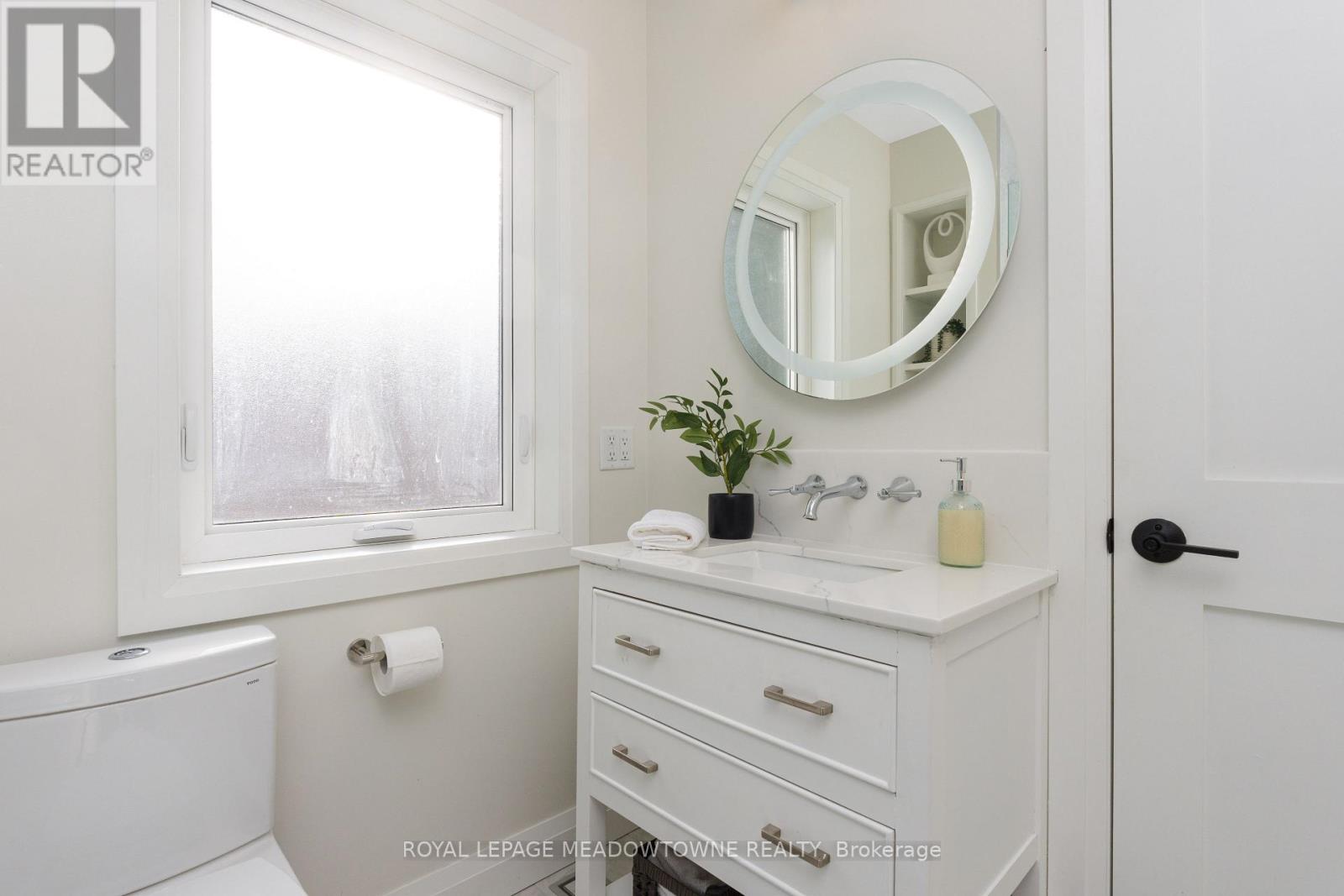 70 River Drive, Halton Hills (Georgetown), Ontario  L7G 2J2 - Photo 34 - W12791336