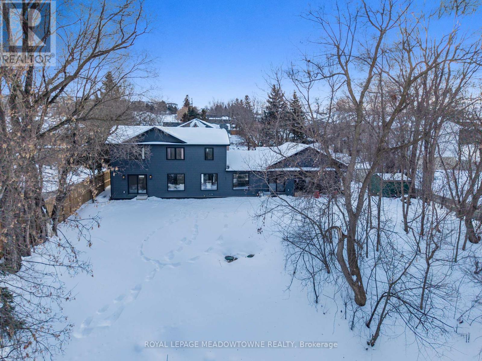 70 River Drive, Halton Hills (Georgetown), Ontario  L7G 2J2 - Photo 45 - W12791336