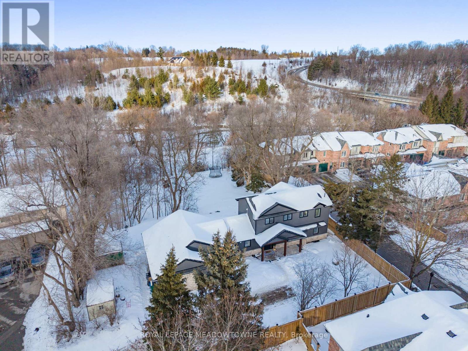 70 River Drive, Halton Hills (Georgetown), Ontario  L7G 2J2 - Photo 50 - W12791336