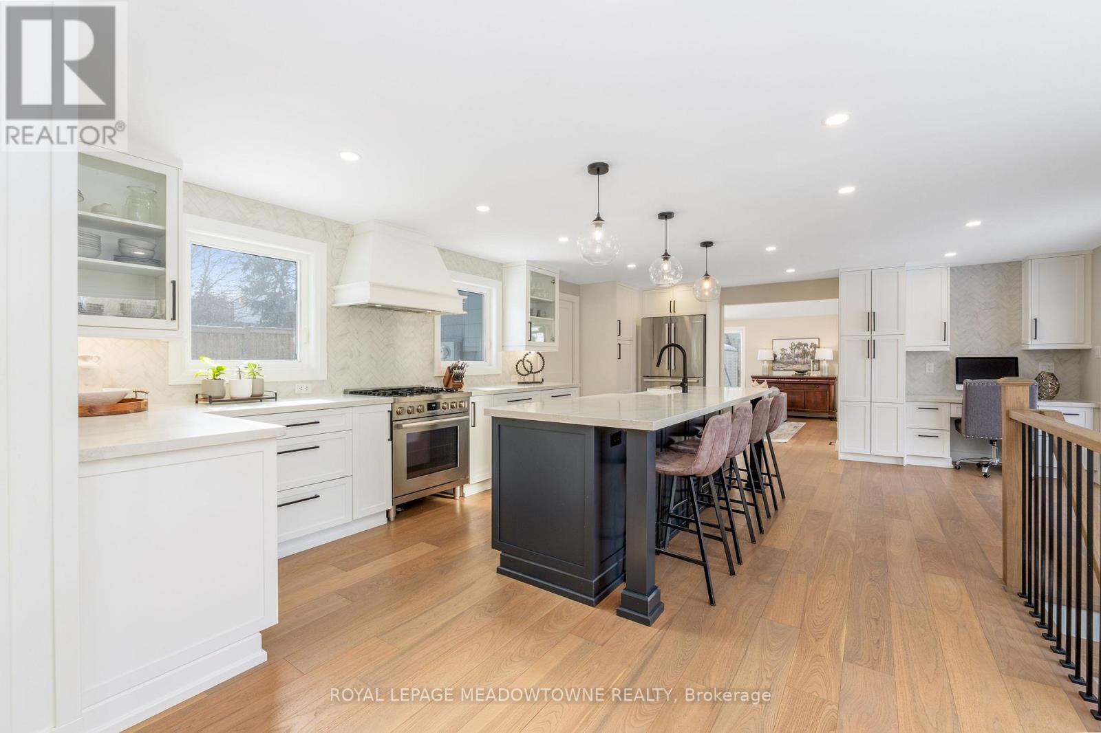 70 River Drive, Halton Hills (Georgetown), Ontario  L7G 2J2 - Photo 7 - W12791336