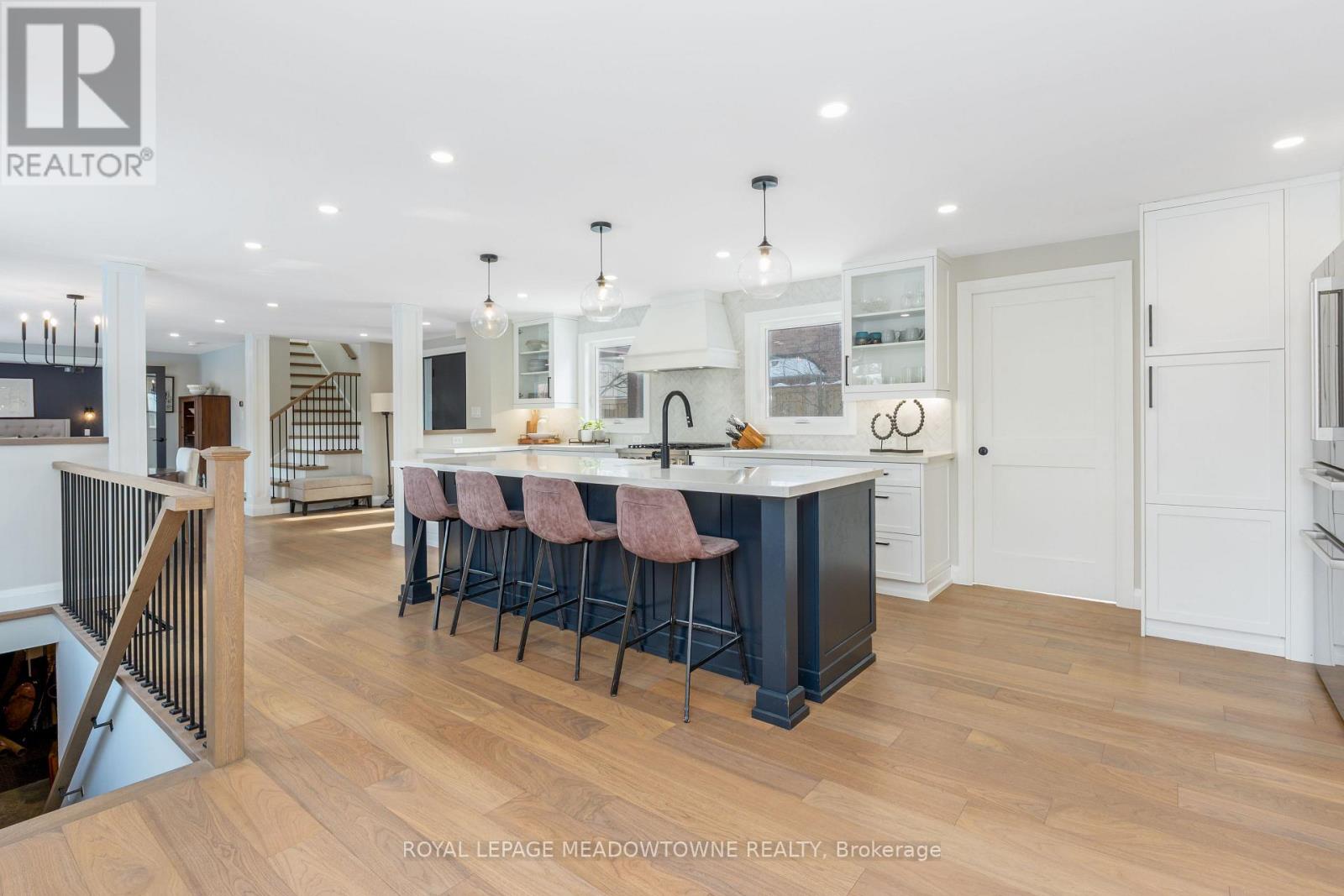 70 River Drive, Halton Hills (Georgetown), Ontario  L7G 2J2 - Photo 8 - W12791336