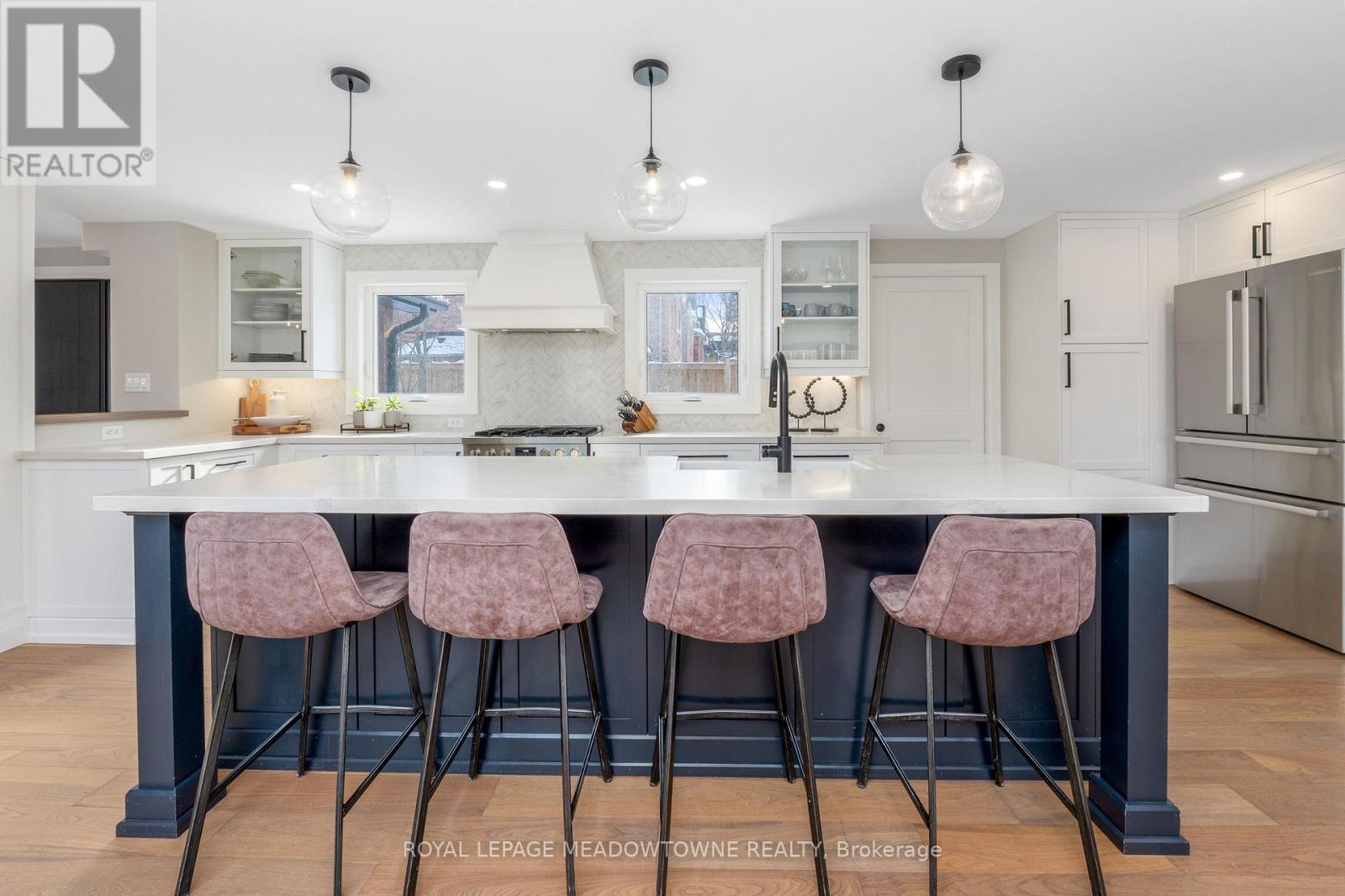 70 River Drive, Halton Hills (Georgetown), Ontario  L7G 2J2 - Photo 9 - W12791336