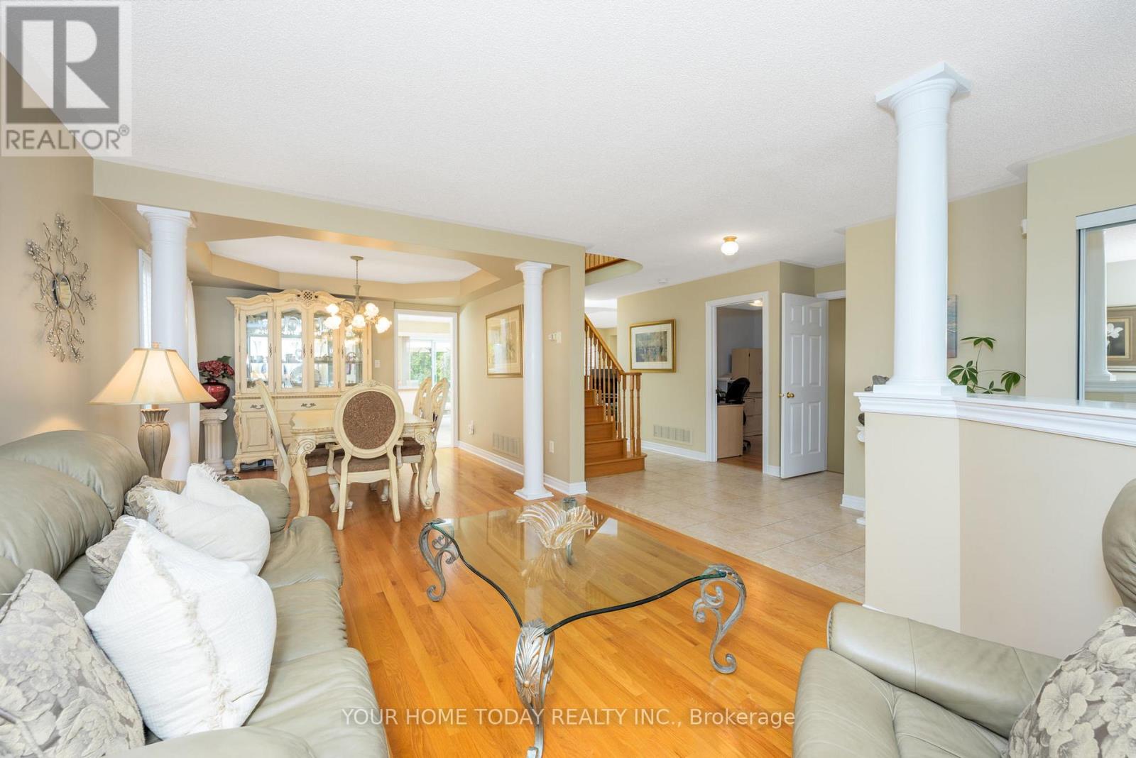 114 Russell Street, Halton Hills (Georgetown), Ontario  L7G 5Z1 - Photo 8 - W12792950