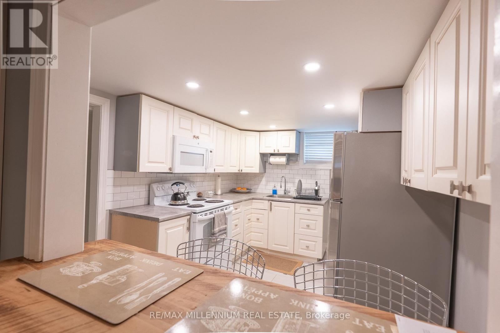 50 Stevens Crescent, Halton Hills (Georgetown), Ontario  L7G 1B6 - Photo 18 - W12793322