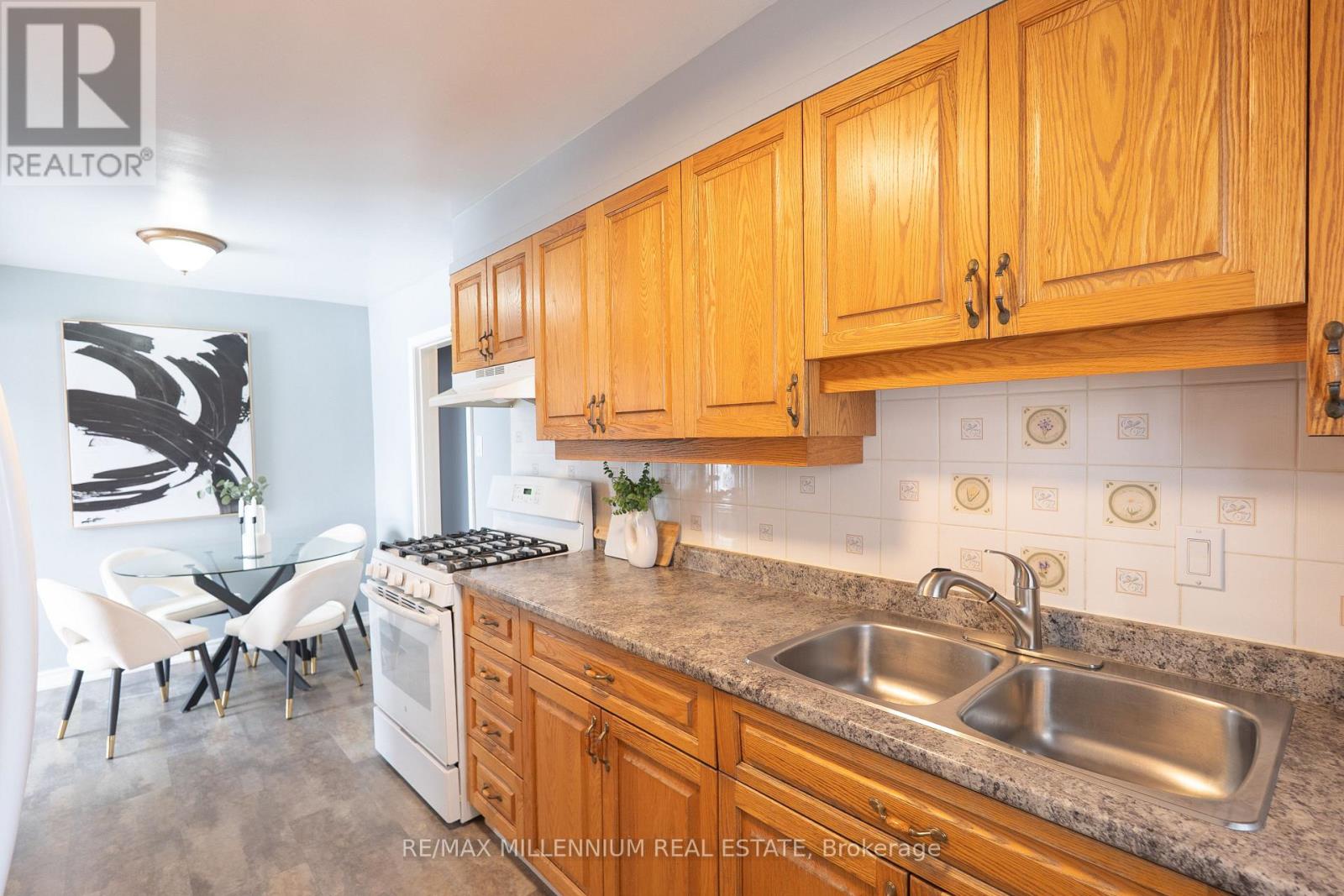 50 Stevens Crescent, Halton Hills (Georgetown), Ontario  L7G 1B6 - Photo 2 - W12793322