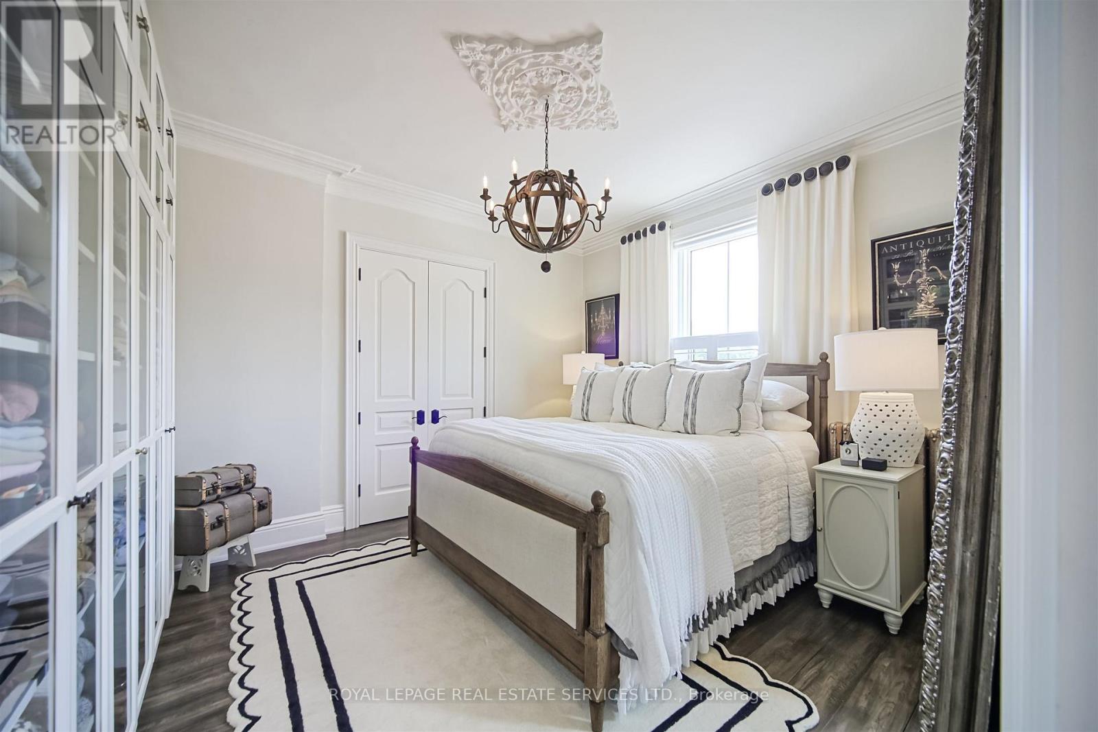 11 Main Street S, Milton (Campbellville), Ontario  L0P 1B0 - Photo 20 - W12793626