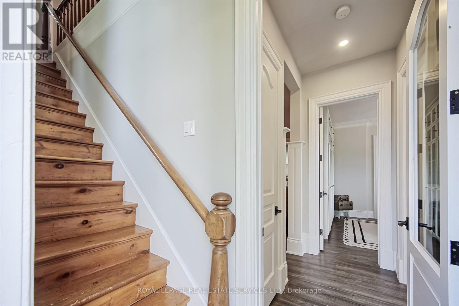 11 Main Street S, Milton (Campbellville), Ontario  L0P 1B0 - Photo 22 - W12793626