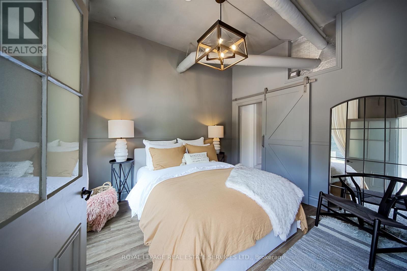 11 Main Street S, Milton (Campbellville), Ontario  L0P 1B0 - Photo 34 - W12793626