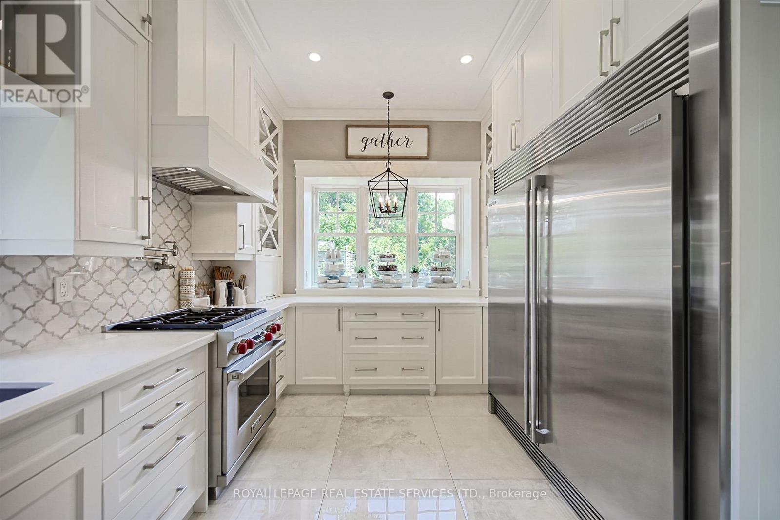 11 Main Street S, Milton (Campbellville), Ontario  L0P 1B0 - Photo 6 - W12793626