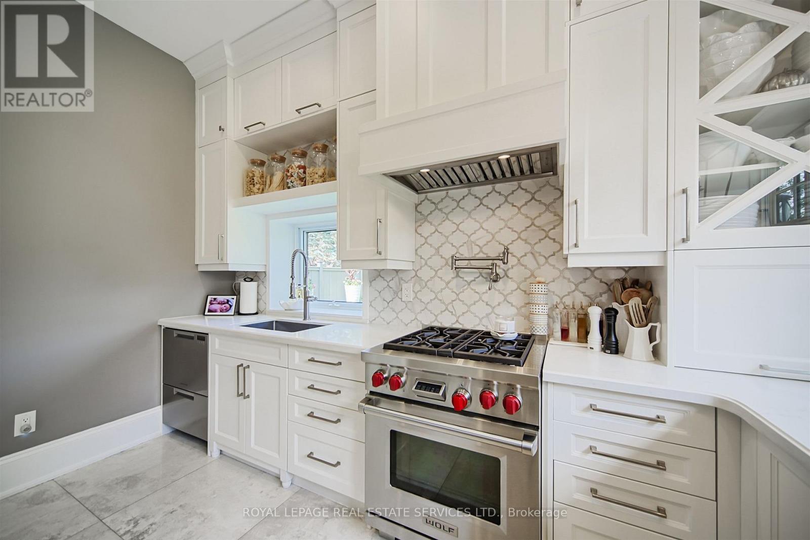 11 Main Street S, Milton (Campbellville), Ontario  L0P 1B0 - Photo 8 - W12793626