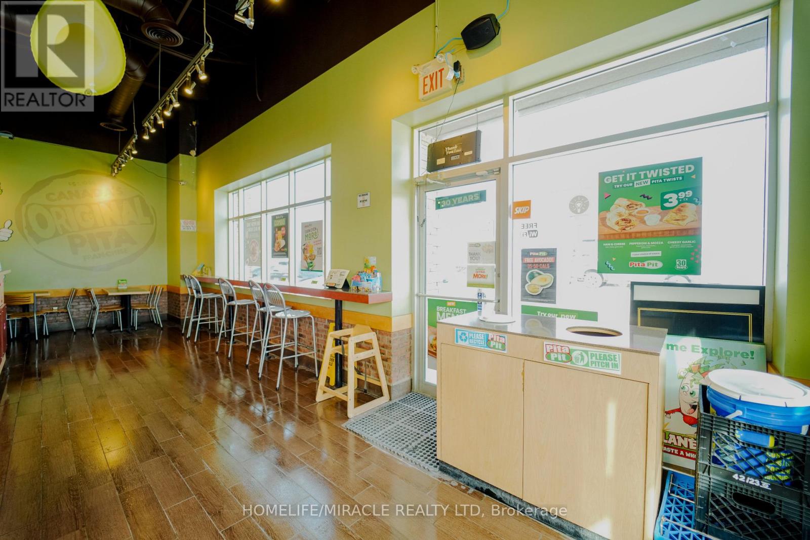 391 Queen Street, Halton Hills (Ac Acton), Ontario  L7J 0A8 - Photo 5 - W12793720