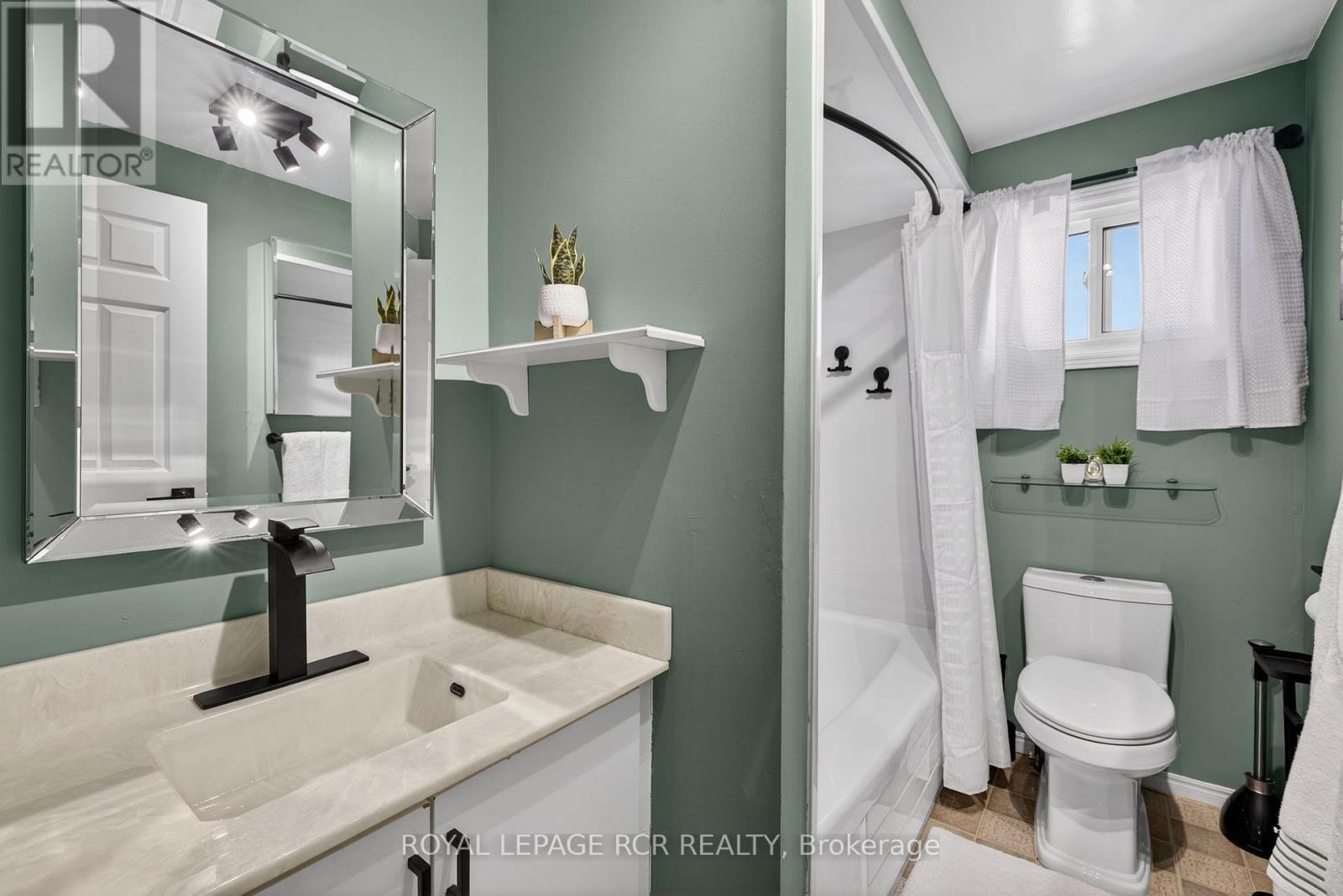 21 Webster Way, Halton Hills (Georgetown), Ontario  L7G 5J7 - Photo 23 - W12794270