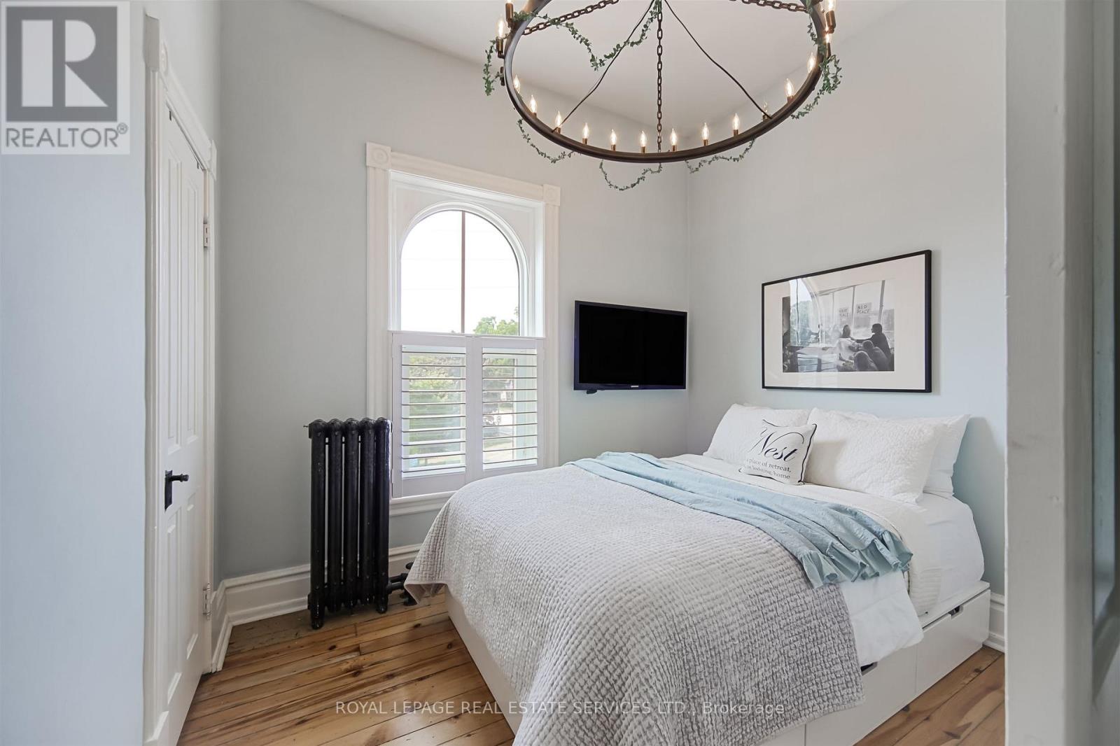 11 Main Street S, Milton (Campbellville), Ontario  L0P 1B0 - Photo 40 - W12794562