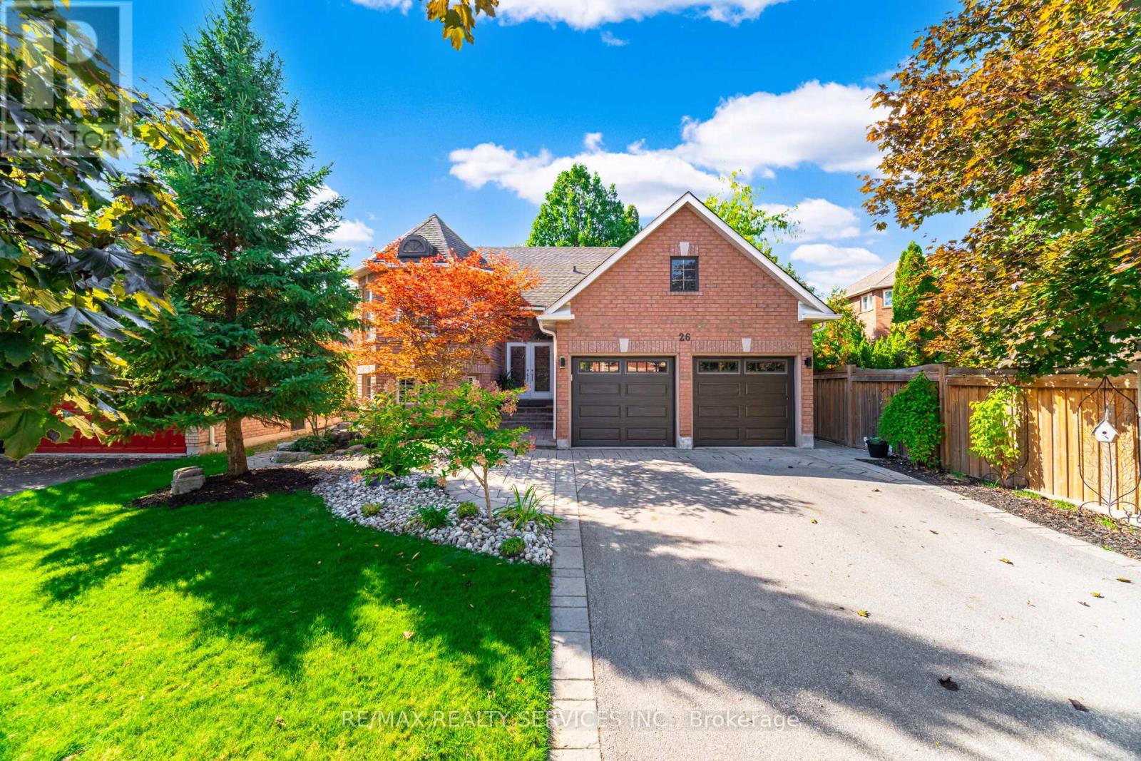 26 Hamilton Crescent, Halton Hills (Georgetown), Ontario  L7G 5R8 - Photo 3 - W12796624