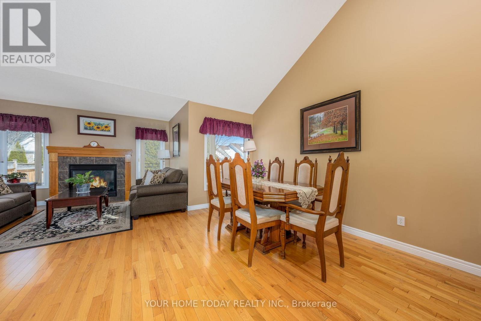 71 Doctor Moore Court, Halton Hills (Ac Acton), Ontario  L7J 3A6 - Photo 13 - W12797512