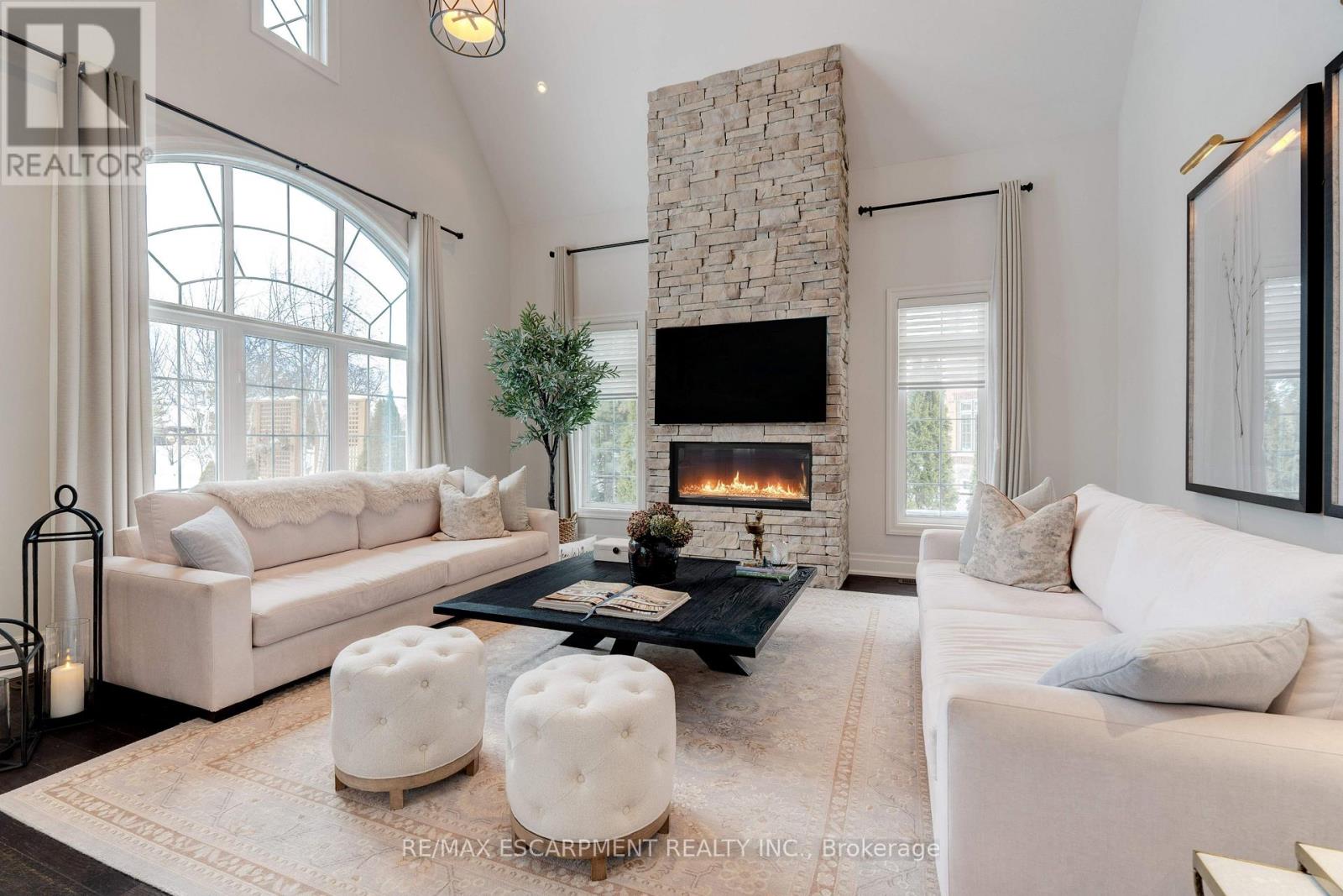 4 Holdroyd Court, Halton Hills (Glen Williams), Ontario  L7G 0E8 - Photo 16 - W12798106