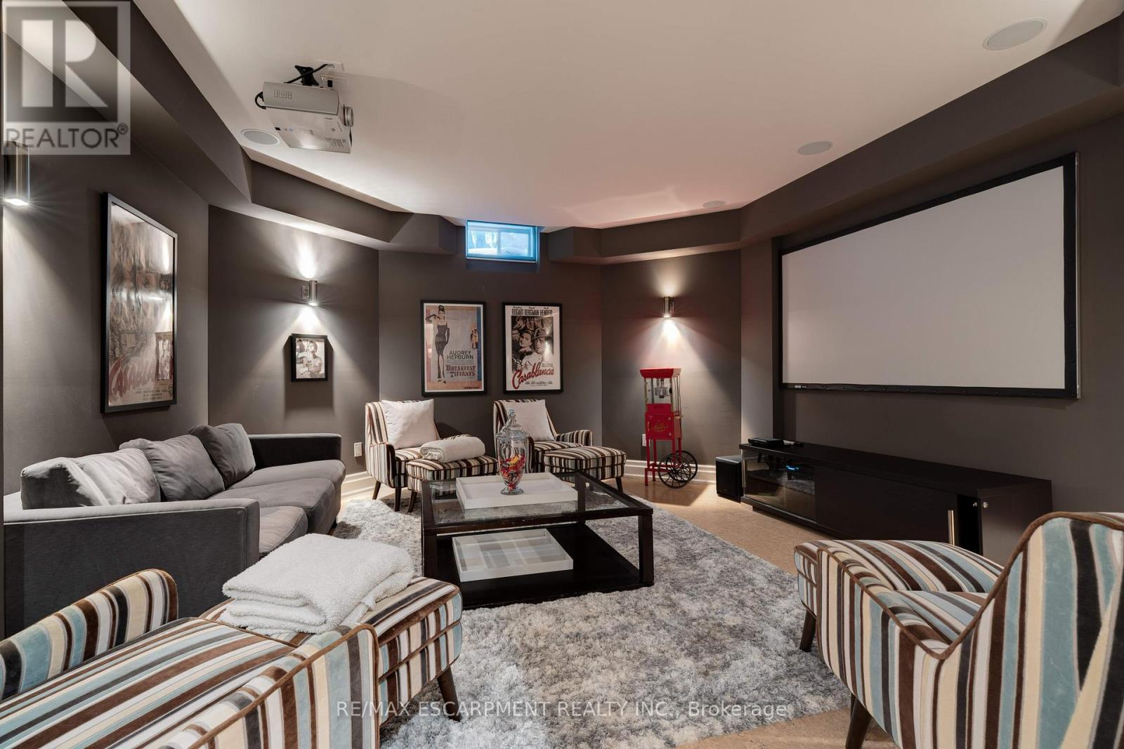 4 Holdroyd Court, Halton Hills (Glen Williams), Ontario  L7G 0E8 - Photo 32 - W12798106