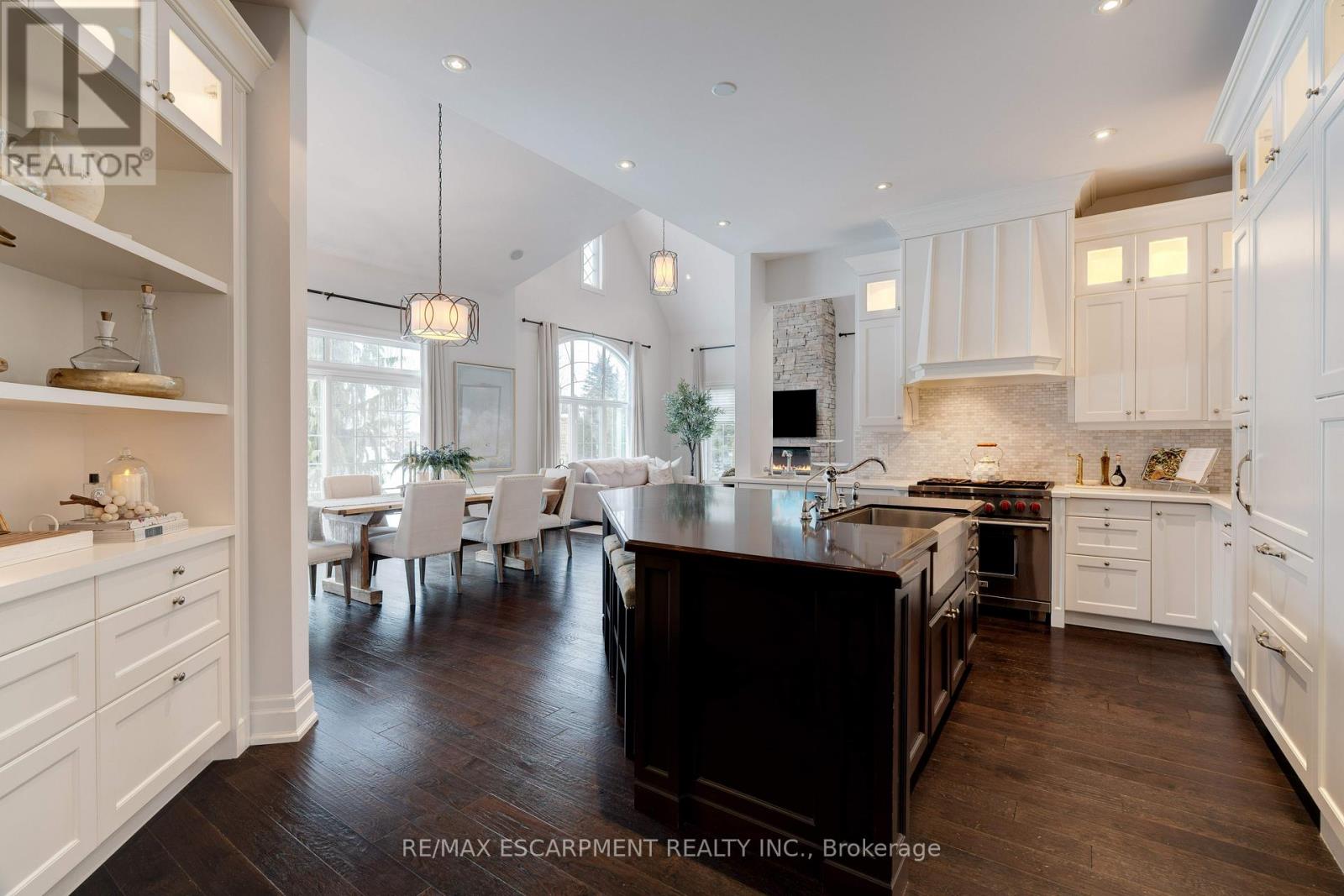 4 Holdroyd Court, Halton Hills (Glen Williams), Ontario  L7G 0E8 - Photo 9 - W12798106