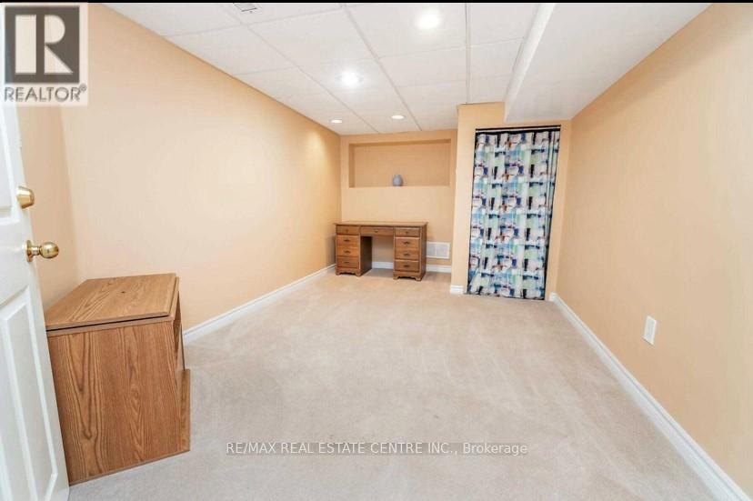 7 Curry Crescent, Halton Hills (Georgetown), Ontario  L7G 5L4 - Photo 34 - W12800518