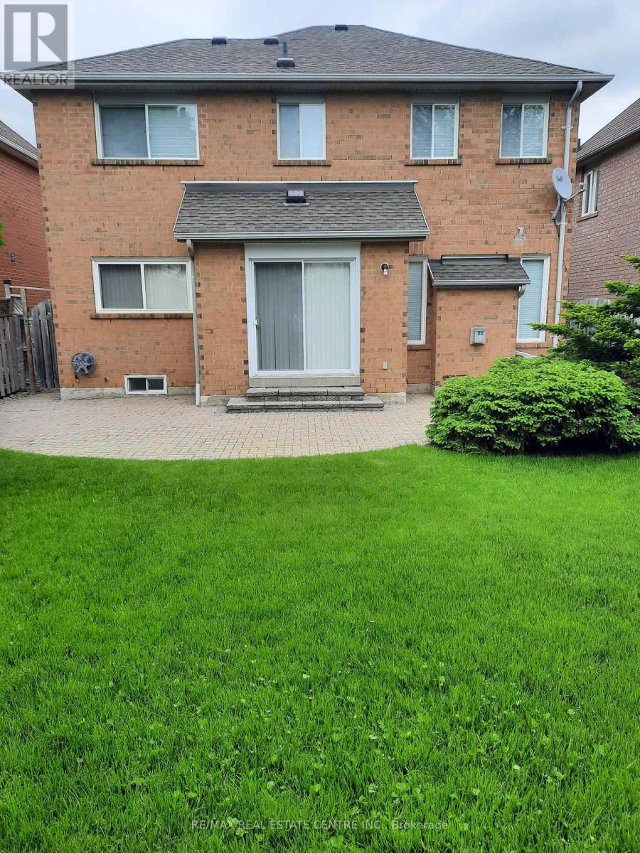 7 Curry Crescent, Halton Hills (Georgetown), Ontario  L7G 5L4 - Photo 39 - W12800518