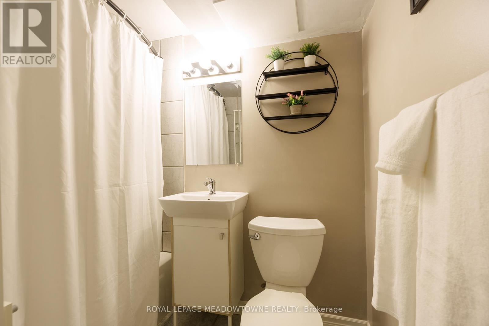 80 Sargent Road, Halton Hills (Georgetown), Ontario  L7G 1L1 - Photo 21 - W12800696