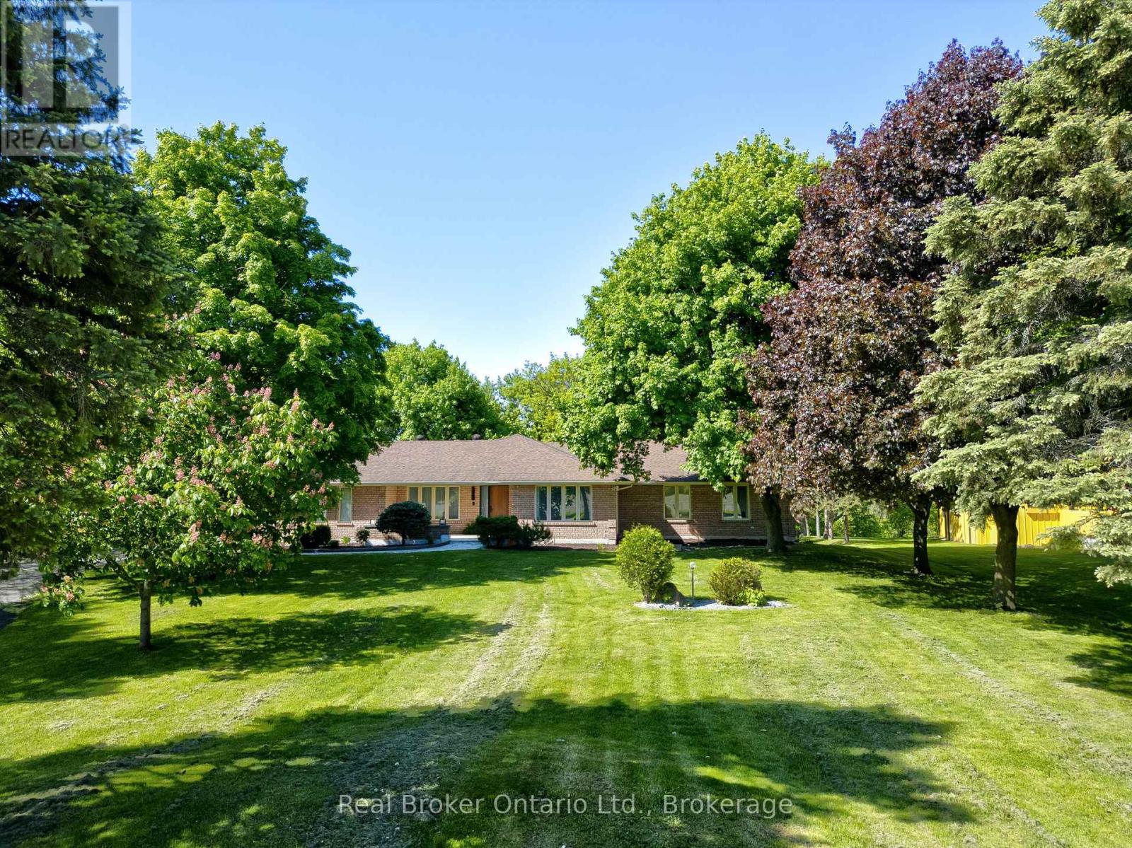 10158 Old Pine Crest Road, Halton Hills (Rural Halton Hills), Ontario  L0P 1K0 - Photo 2 - W12800796