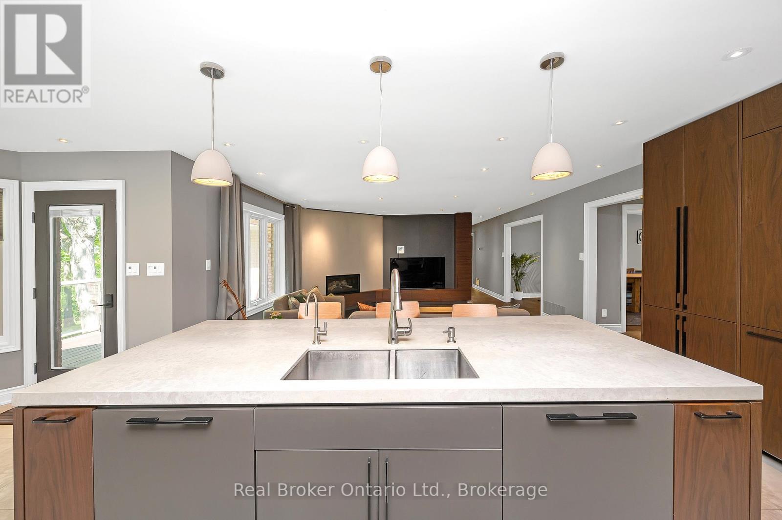 10158 Old Pine Crest Road, Halton Hills (Rural Halton Hills), Ontario  L0P 1K0 - Photo 21 - W12800796