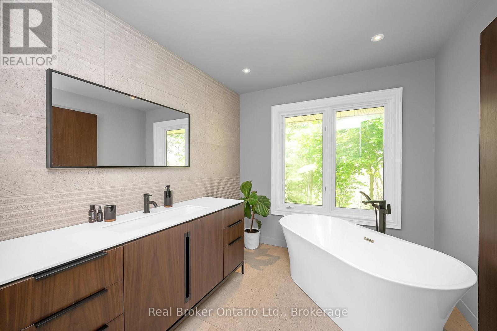 10158 Old Pine Crest Road, Halton Hills (Rural Halton Hills), Ontario  L0P 1K0 - Photo 34 - W12800796