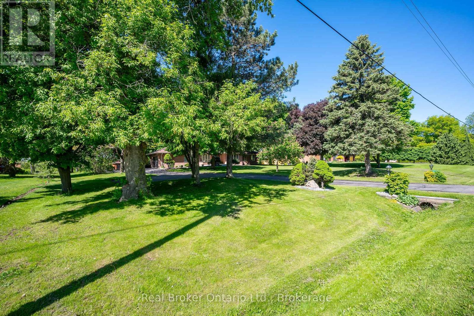 10158 Old Pine Crest Road, Halton Hills (Rural Halton Hills), Ontario  L0P 1K0 - Photo 8 - W12800796